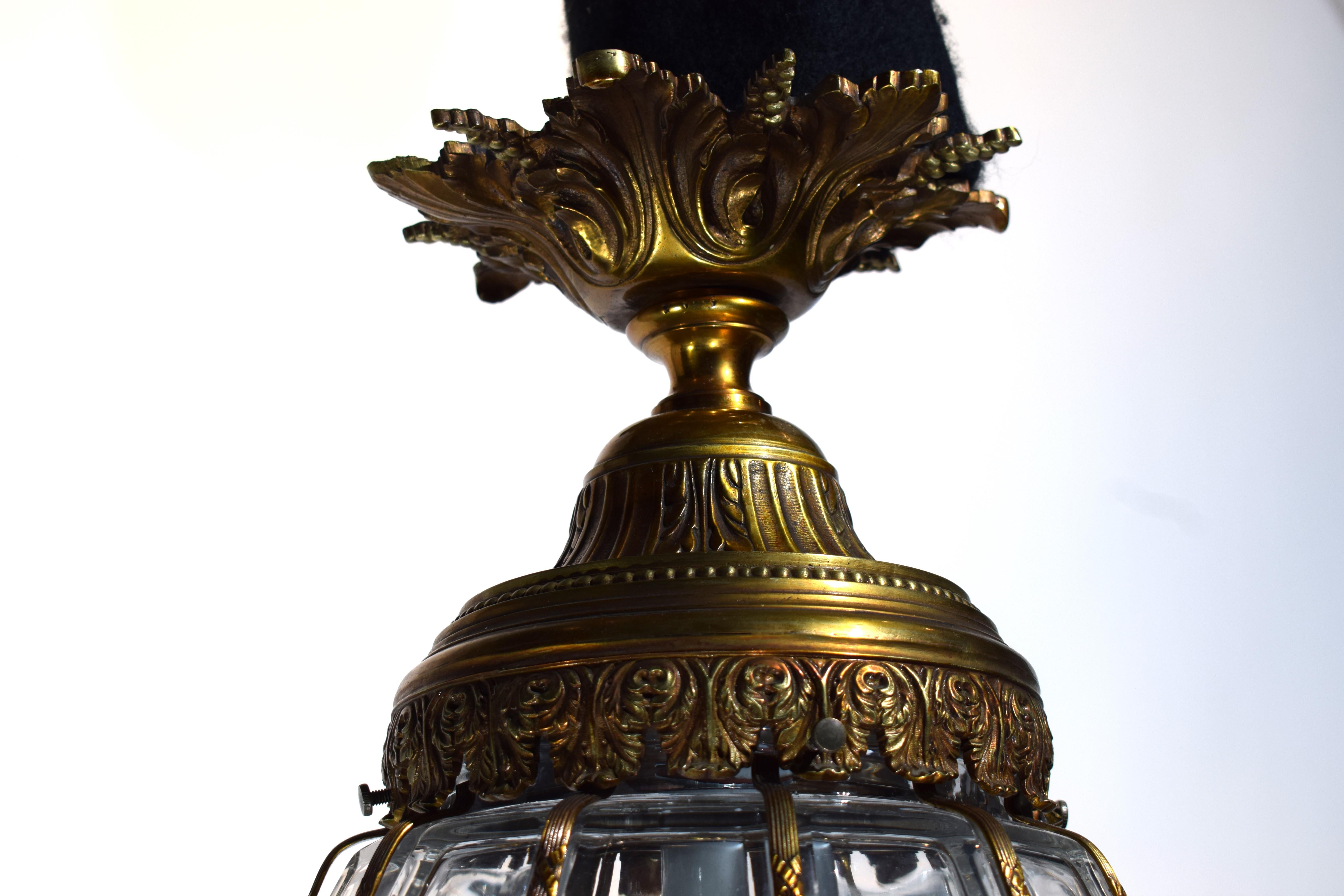 Versailles Style Hall Lantern In Good Condition For Sale In Atlanta, GA