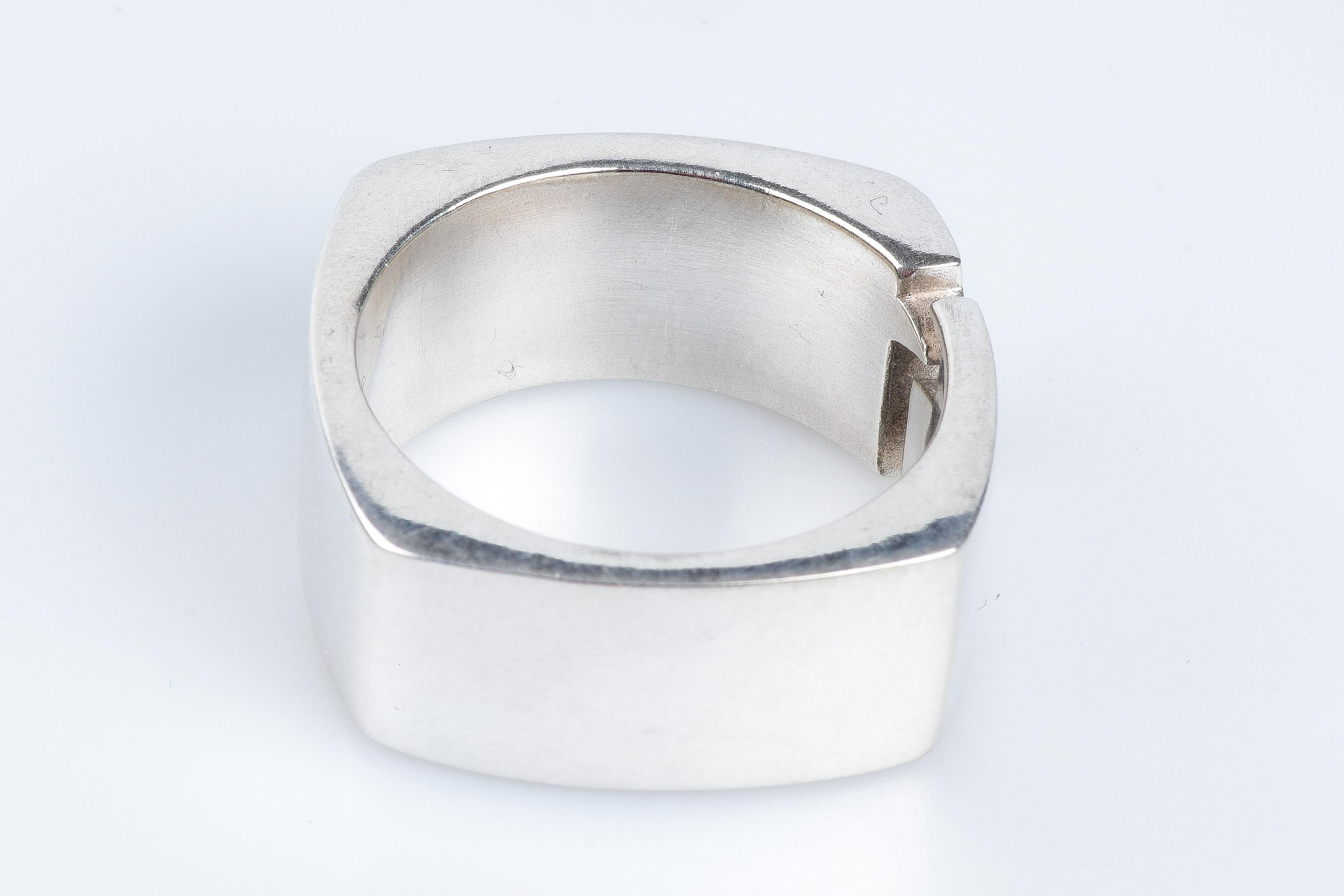 Versani men’s square silver 925  ring with an abstract geometric opening In Excellent Condition For Sale In Monte-Carlo, MC