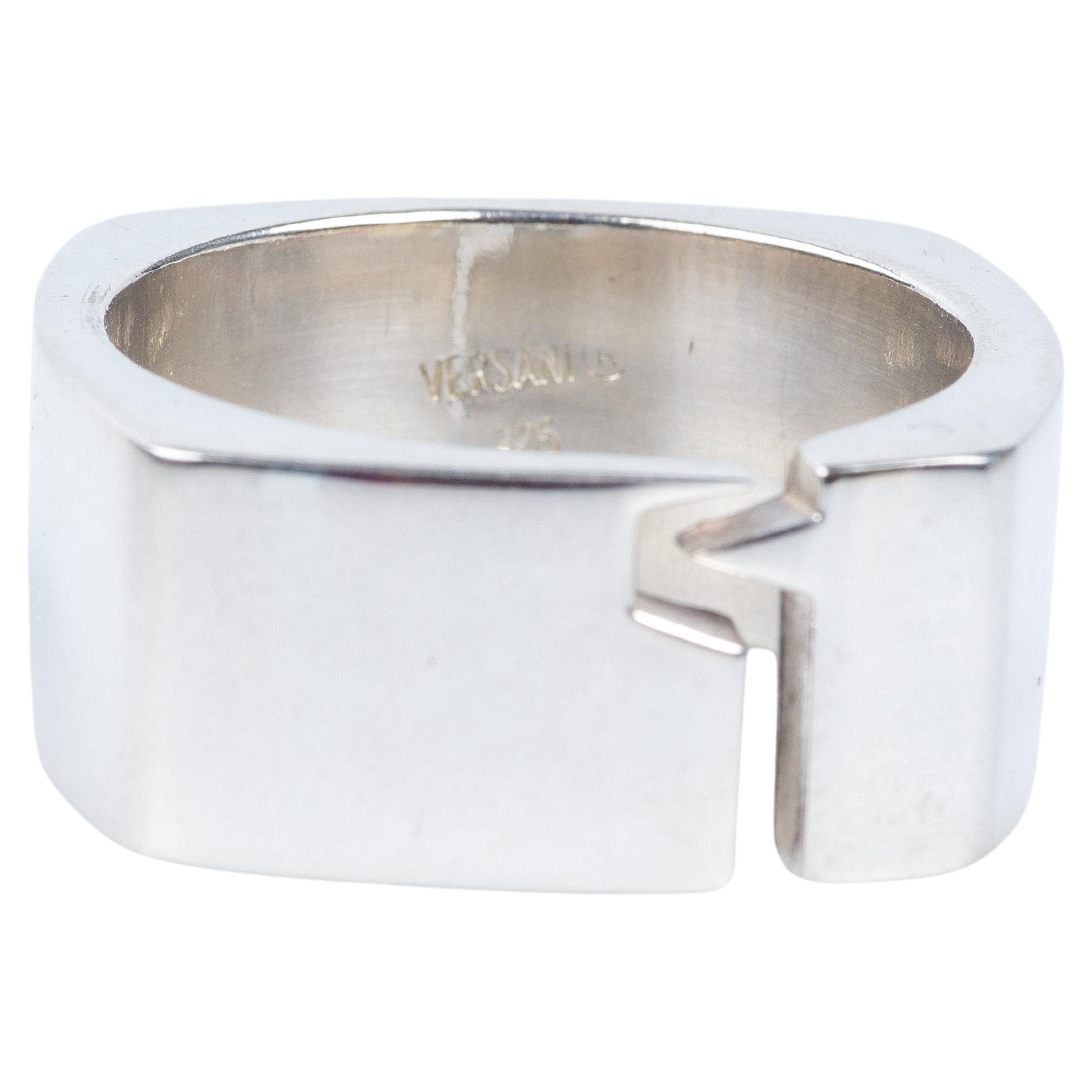 Versani men’s square silver 925  ring with an abstract geometric opening For Sale