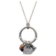 Pendentif et bague à breloques en or blanc 18 carats avec cœur en diamant pavé