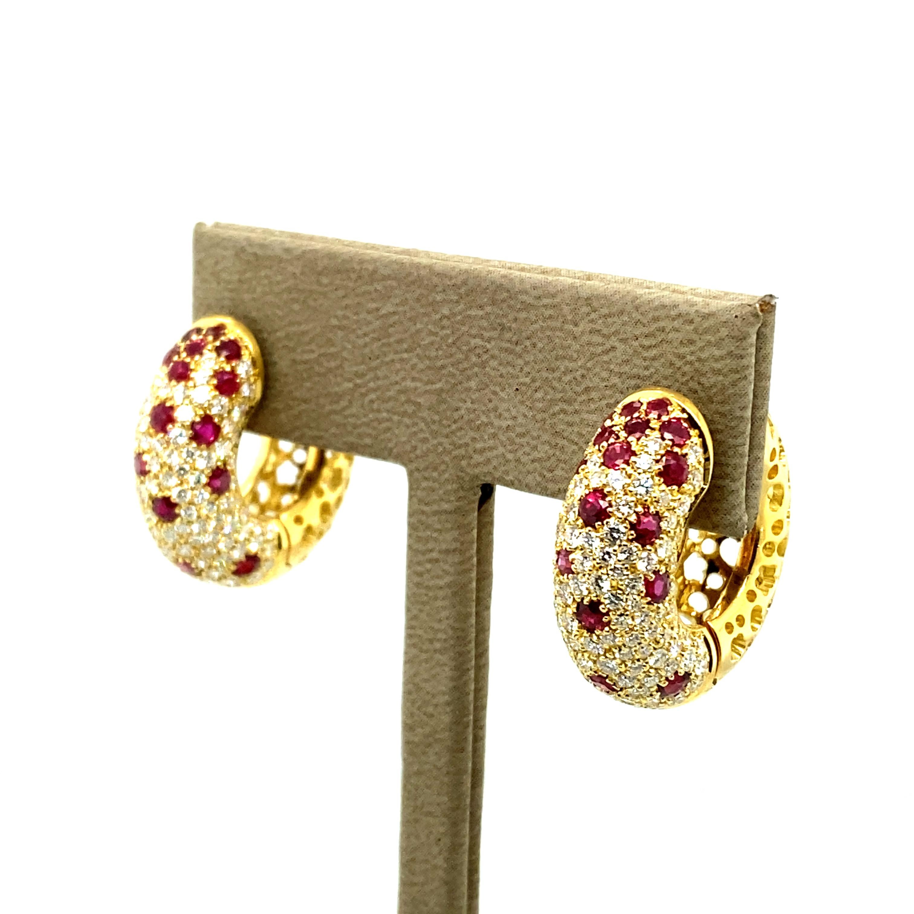 Women's or Men's Versatile and Beautiful Ruby and Diamond Hoop Earrings in 18 Karat Yellow Gold For Sale