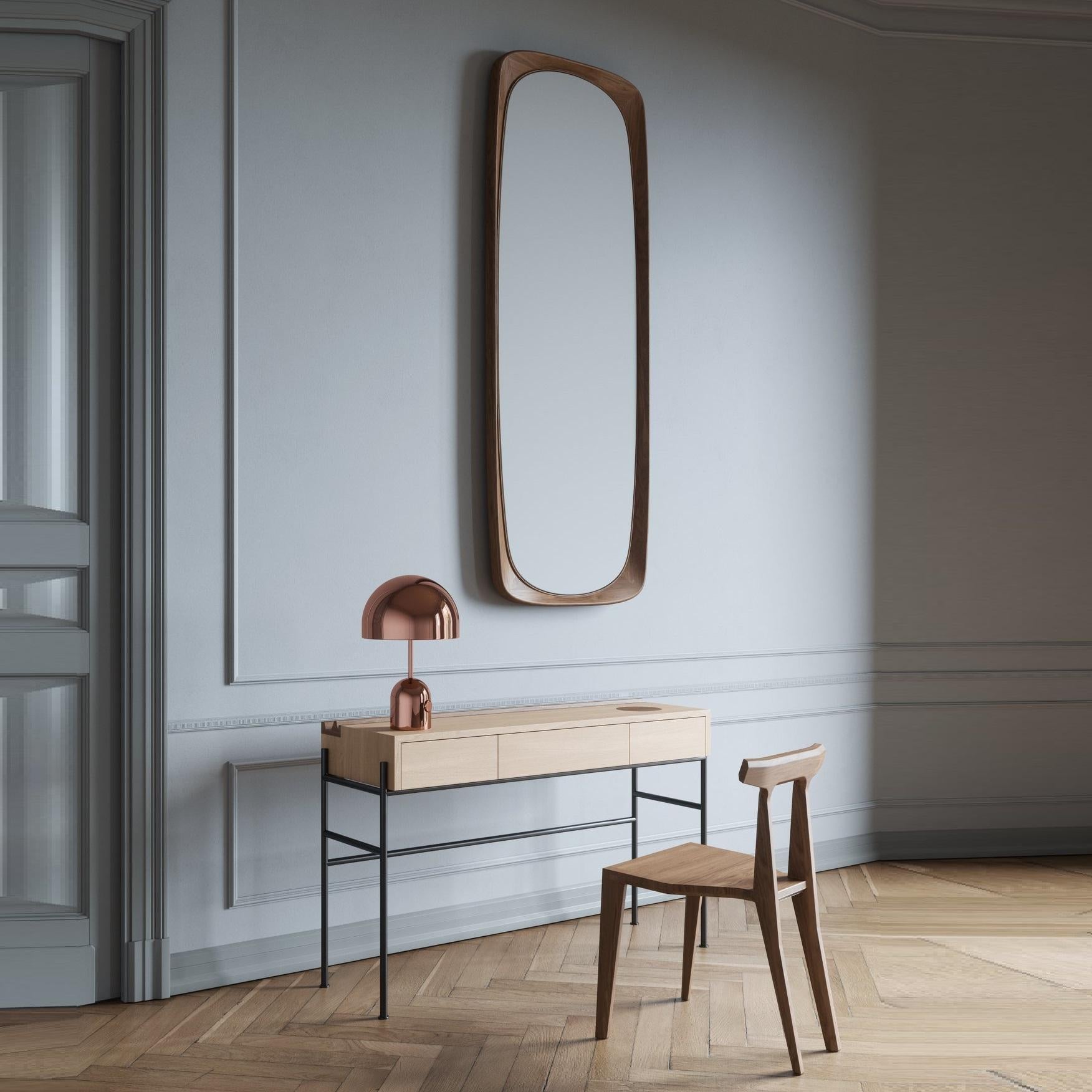 Portoghese Specchio da parete grande dal design versatile con cornice in legno in vendita
