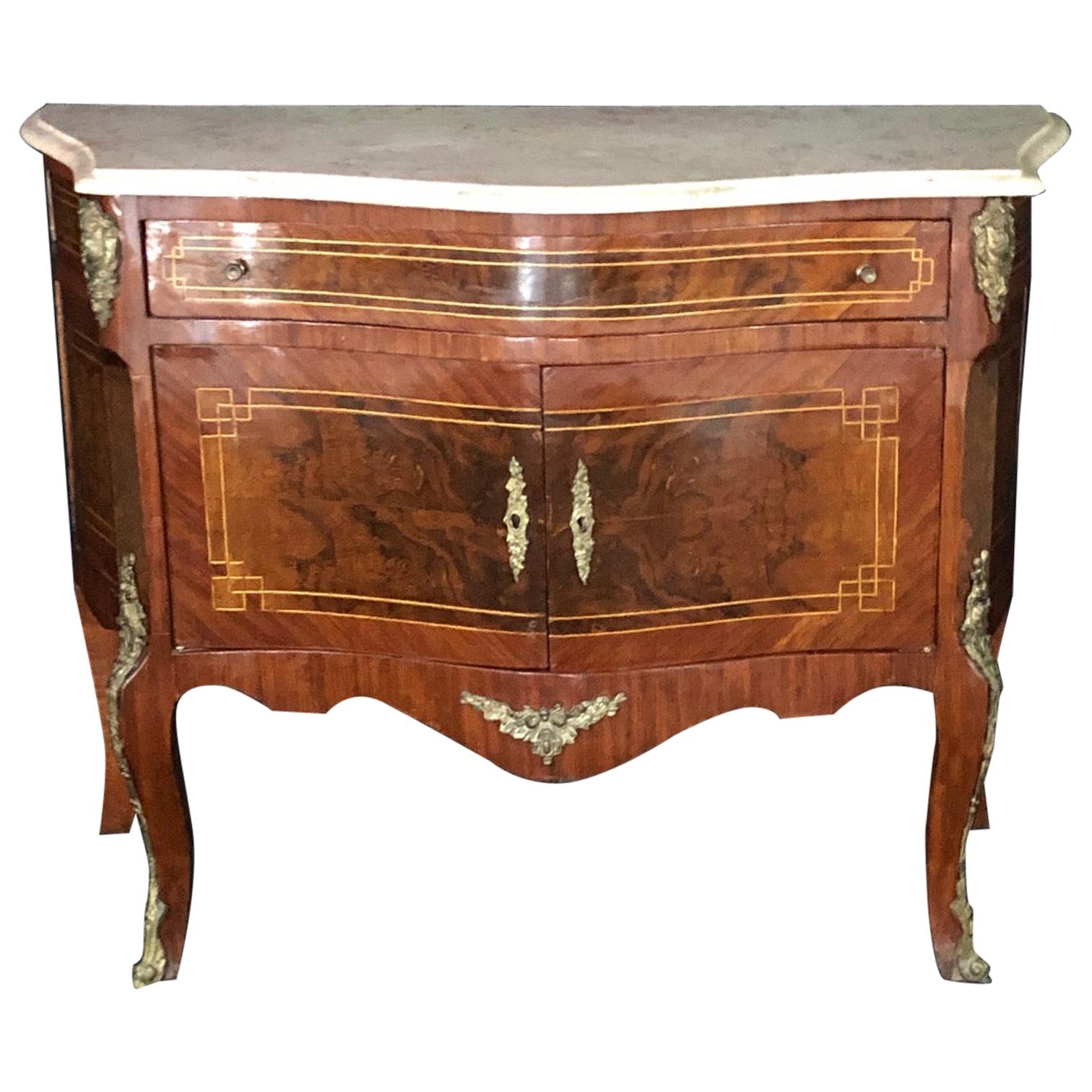 Table de nuit ou petite commode française polyvalente Louis XV à plateau en marbre de Carrare