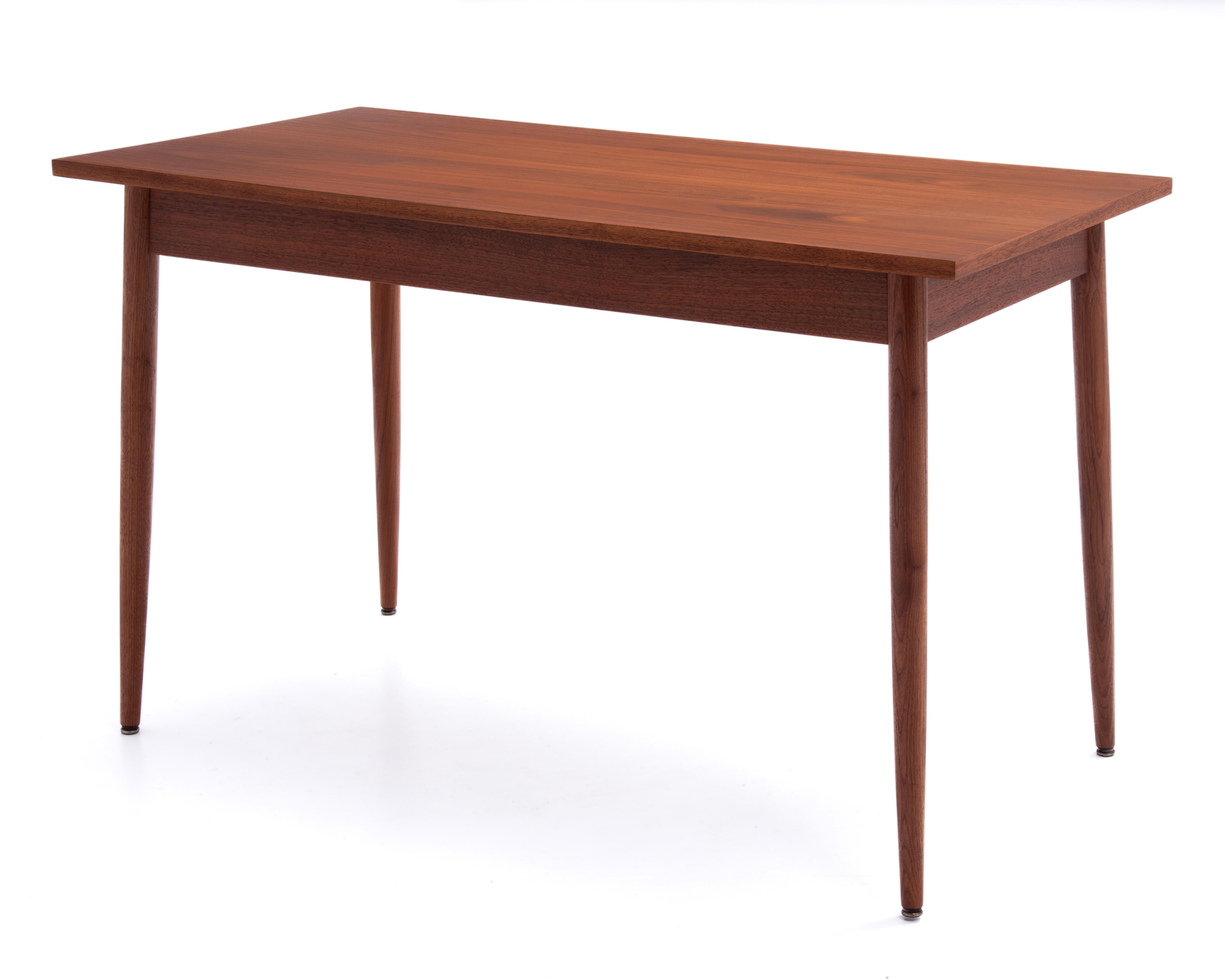 Américain Versatile Mid Century Walnut Writing Desk Dining Table 1960s en vente