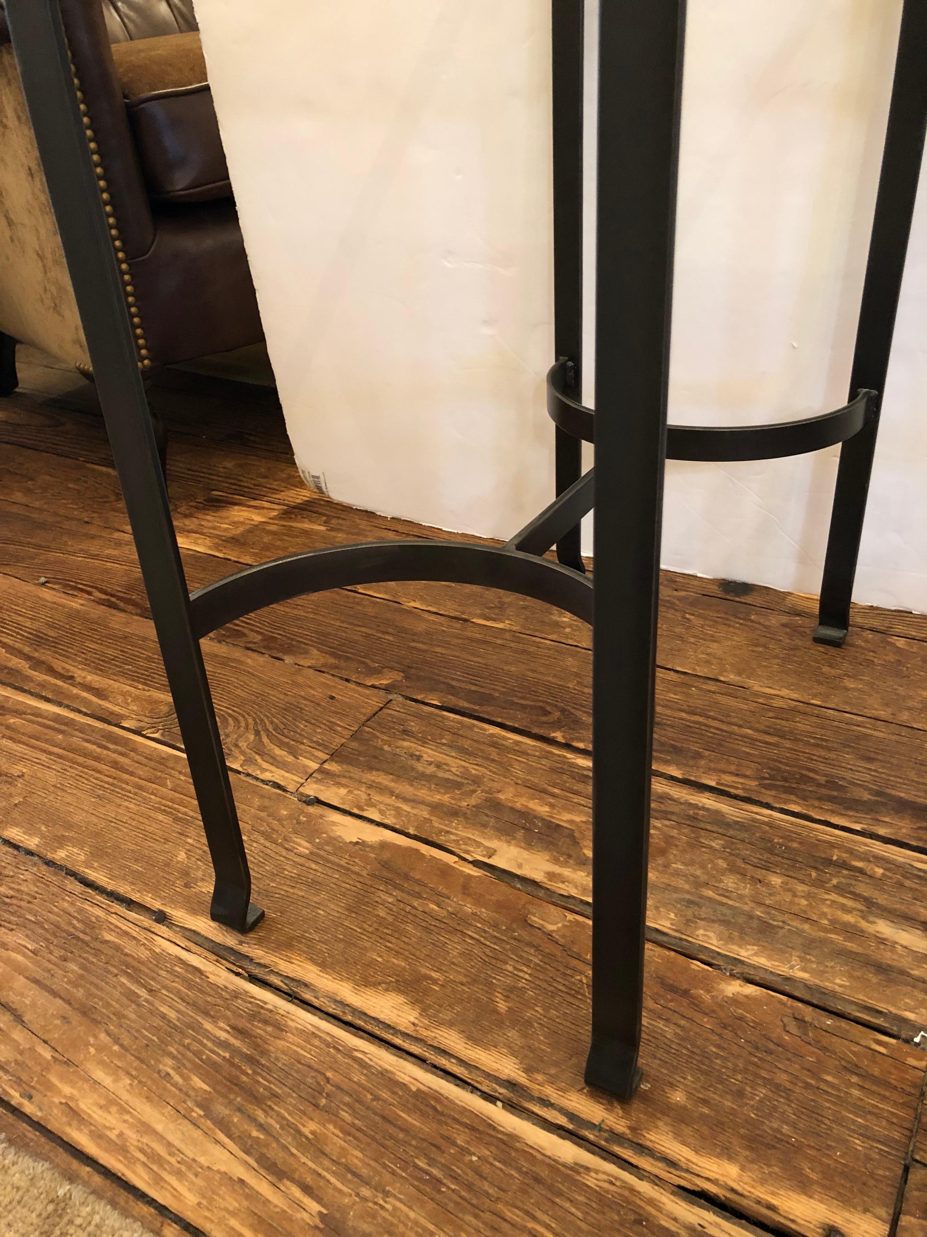 Versatile Modern Pair of Steel & Glass Rectangular End Tables In Good Condition For Sale In Hopewell, NJ