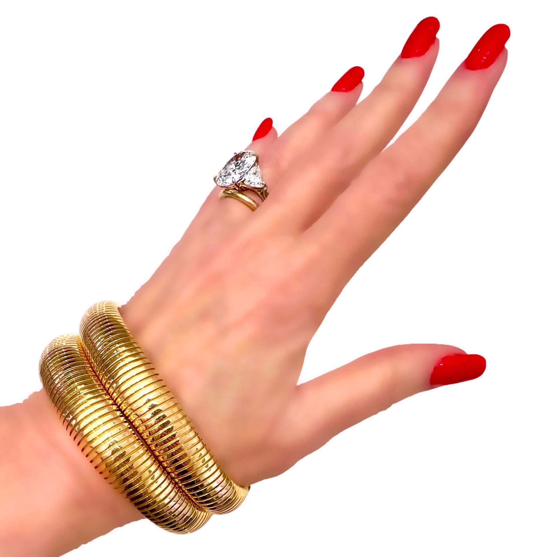 Versatile Pair of 18K Pinkish Yellow Gold Retro European Tubogas Bracelets For Sale 13