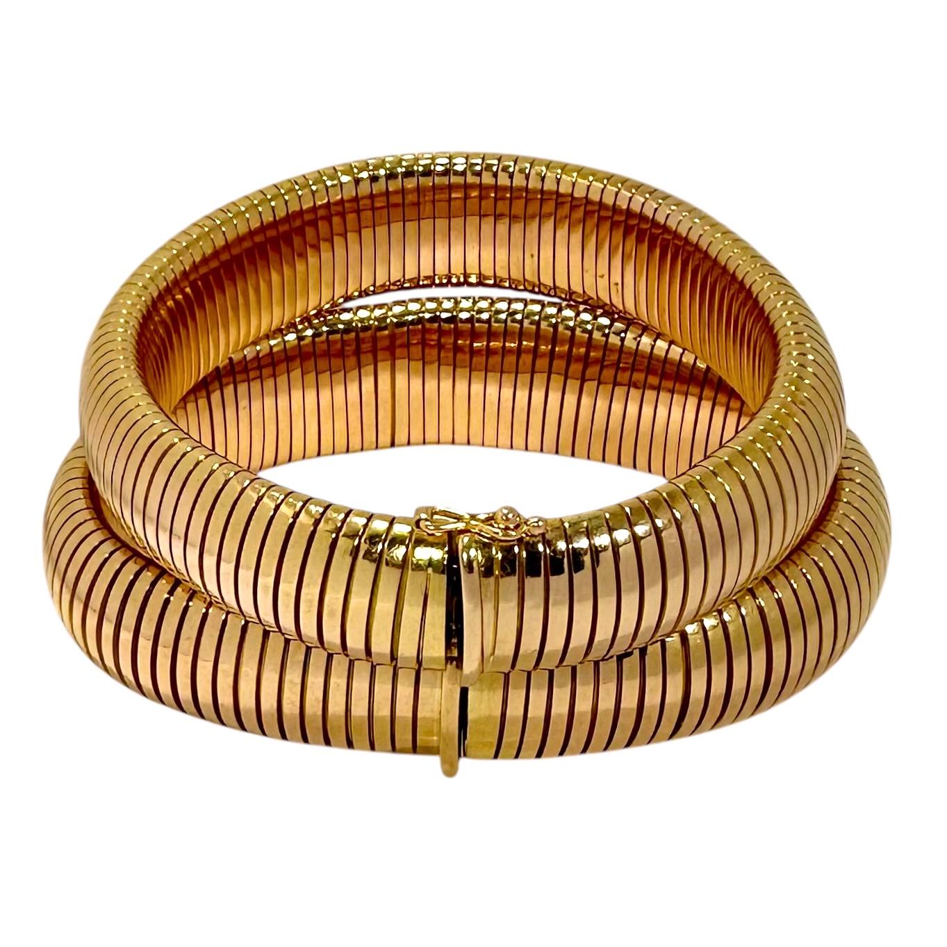 Versatile Pair of 18K Pinkish Yellow Gold Retro European Tubogas Bracelets In Good Condition For Sale In Palm Beach, FL