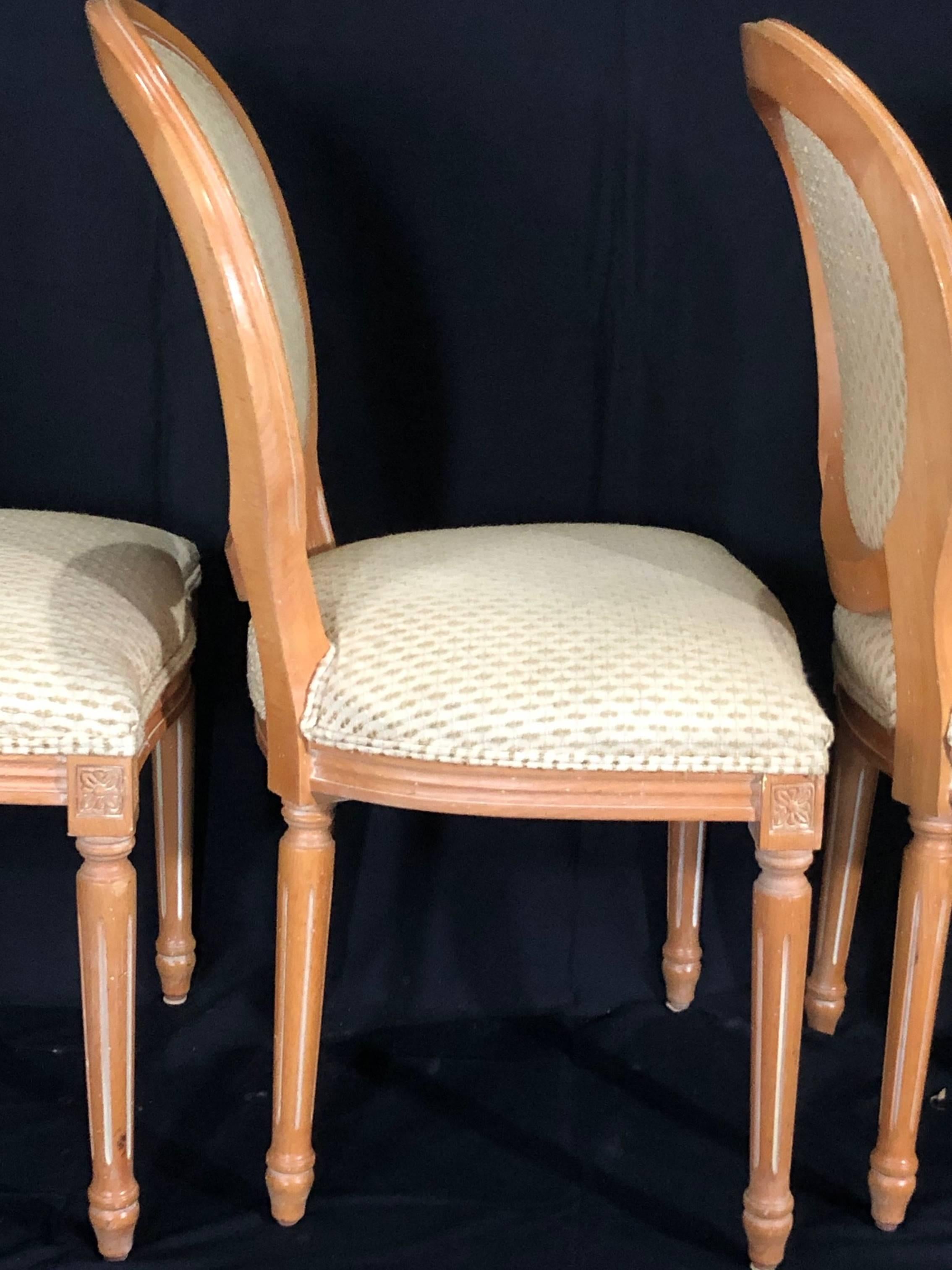Late 20th Century Versatile Set of 4 Louis XVI Style Natural Wood and Upholstered Dining Chairs For Sale