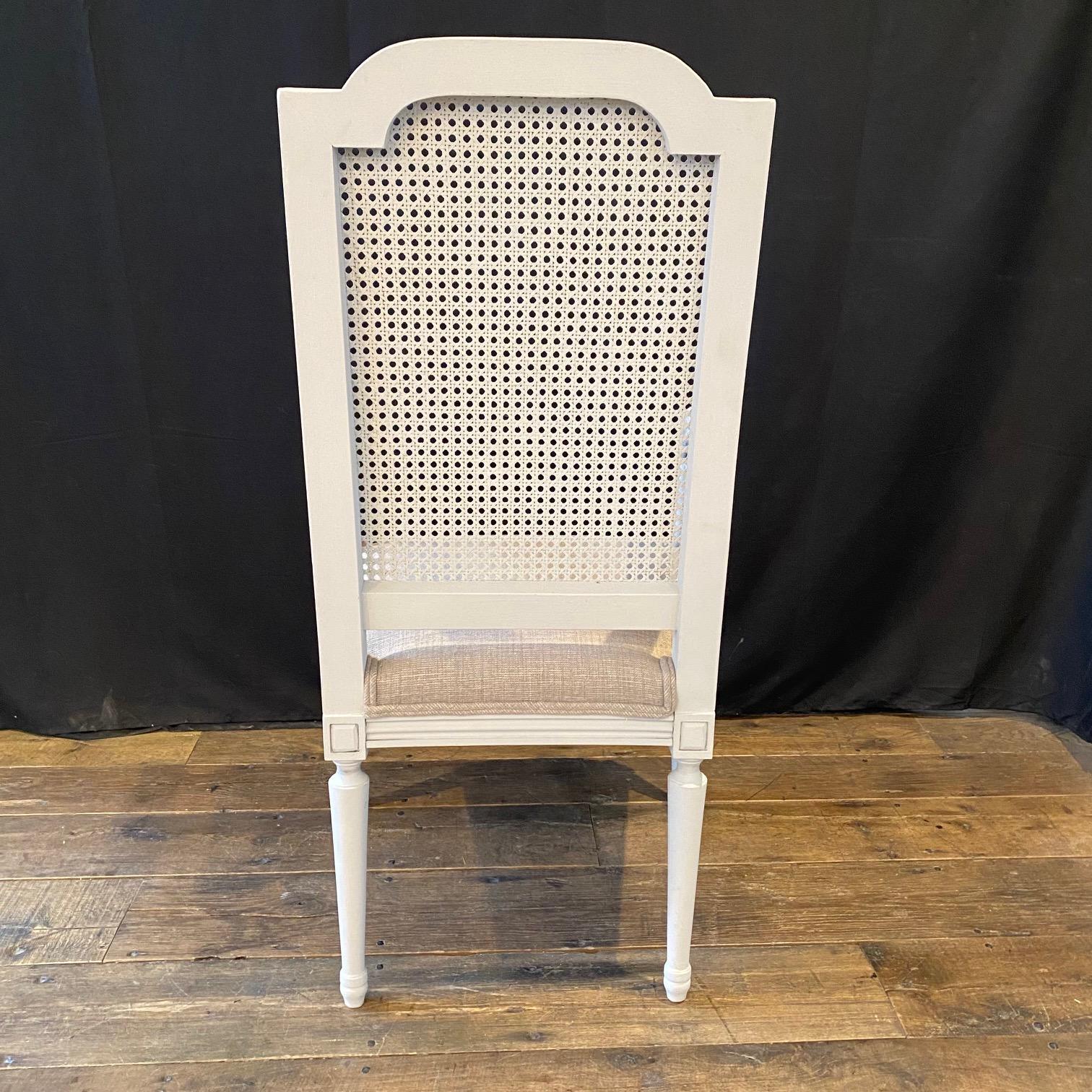 Francese Versatile set di 4 poltrone francesi Luigi XVI recentemente aggiornate, 18 disponibili in vendita