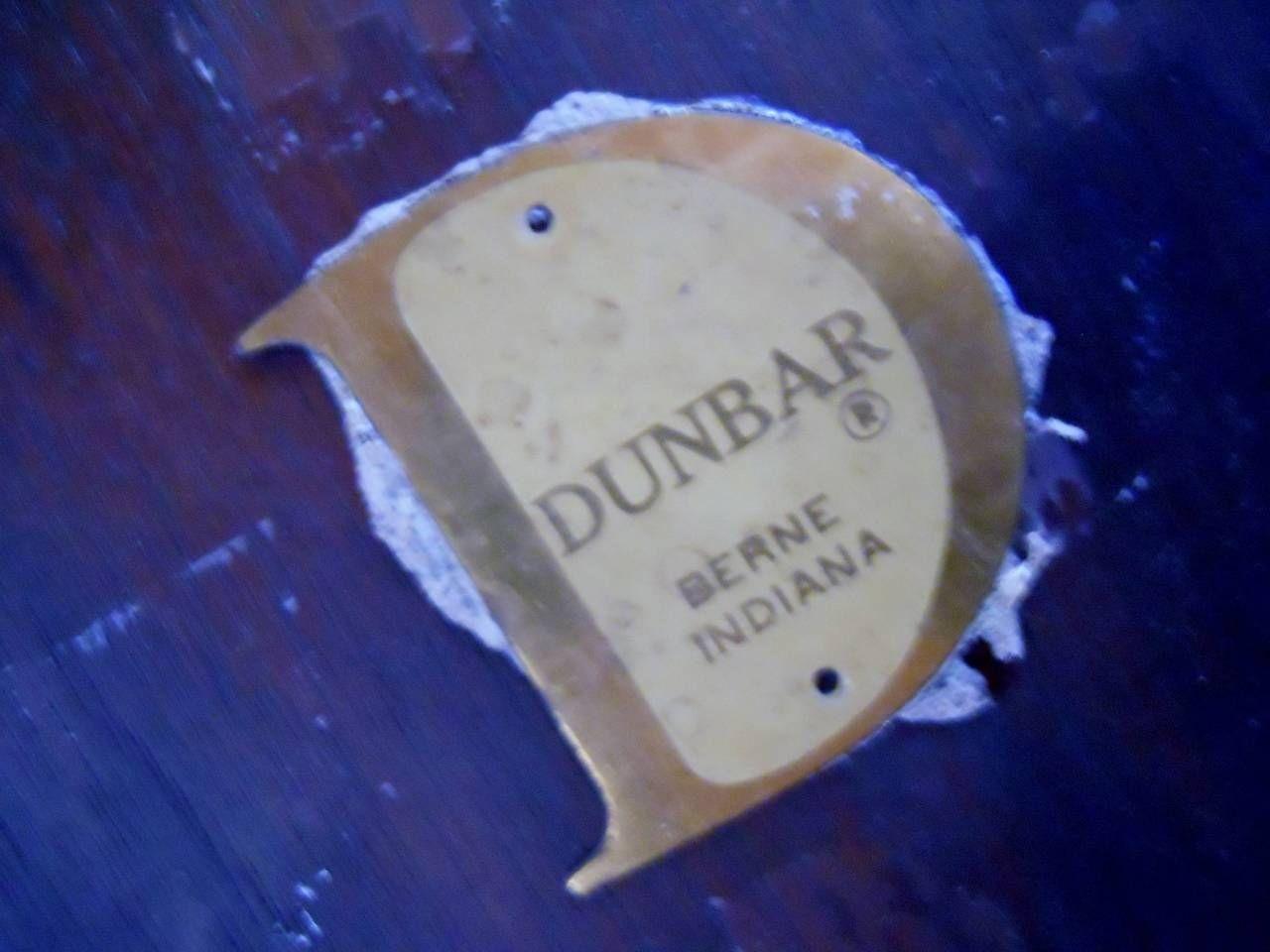 Verstellbarer Couchtisch und zwei Beistelltische von Dunbar (Holz) im Angebot