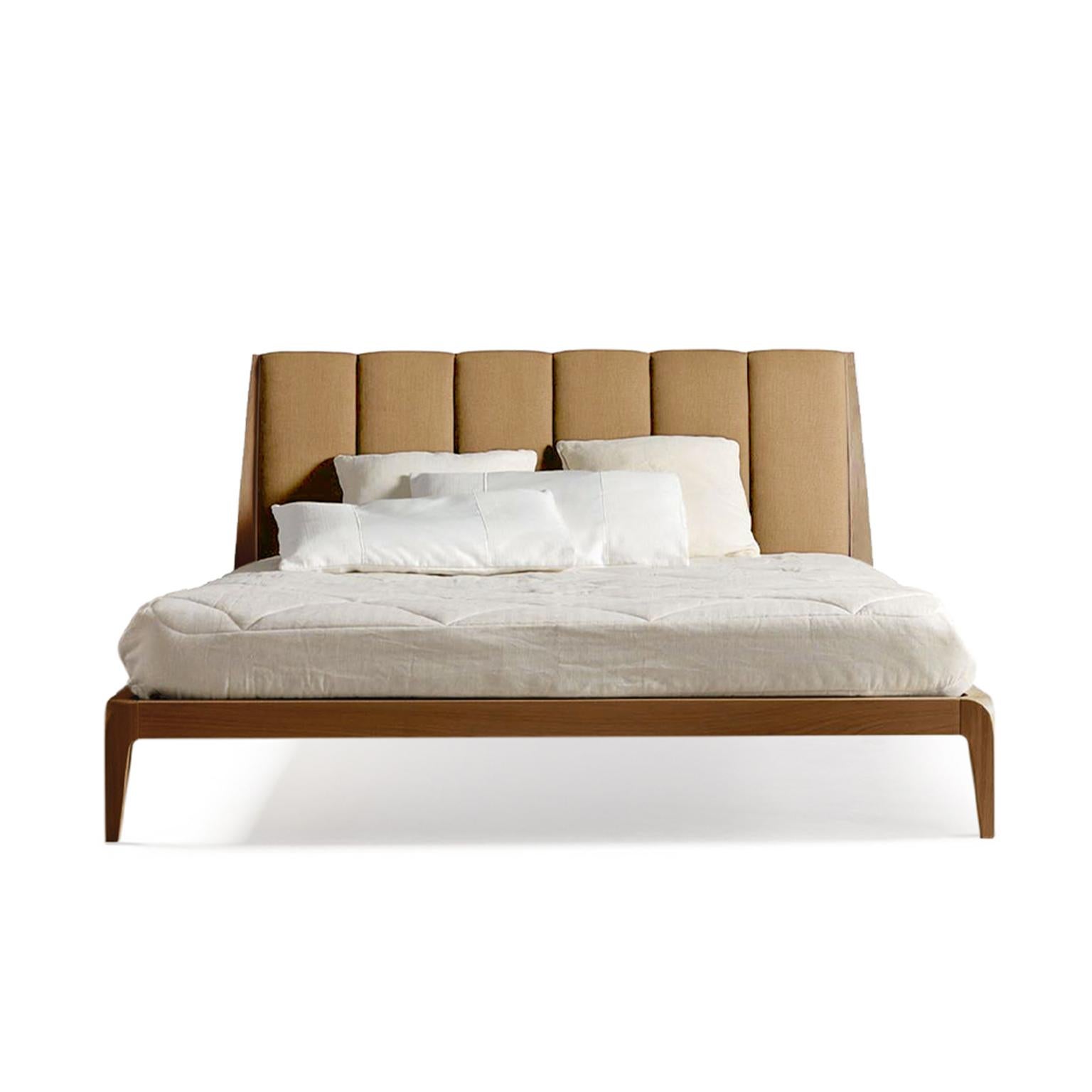 Verso Nord Massivholzbett, Nussbaum, handgefertigt, natürliches Finish, Contemporary im Angebot 1