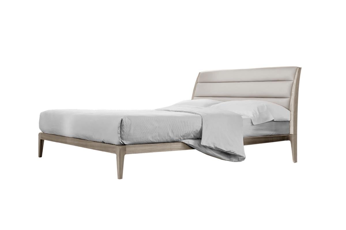Verso Nord Solid Wood Bed, Walnut in Hand-Made Natural Grey Finish, Contemporary In New Condition For Sale In Cadeglioppi de Oppeano, VR