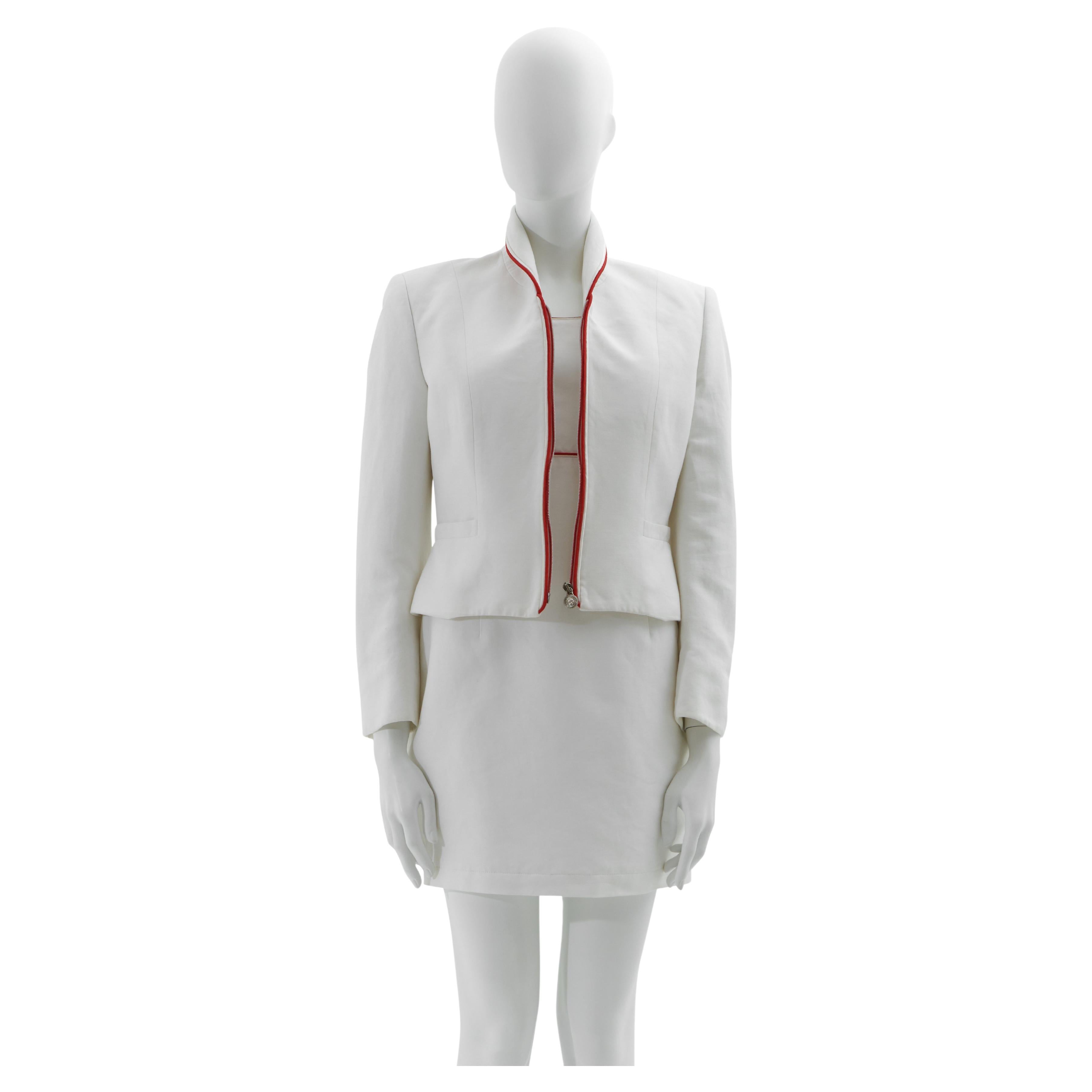 Versus by Gianni Versace Anfang der 1990er Jahre Weißes Baumwollkleid und Crop-Jacket-Set im Angebot
