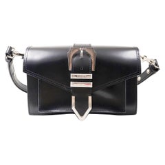 Versace by Versace Borsa a tracolla grande con chiusura a fibbia in argento in pelle nera