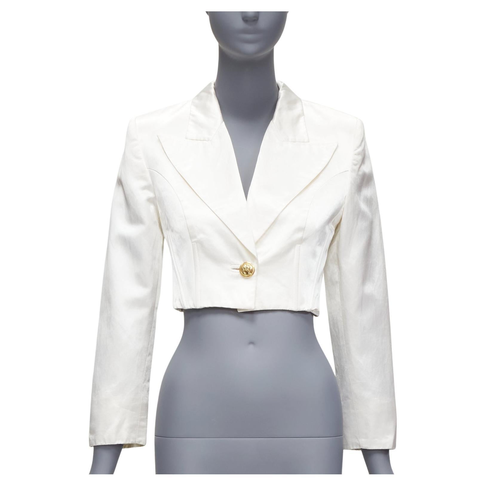 VERSUS GIANNI VERSACE pearl satin lattice lace back cropped blazer jacket IT42 M
Reference: TGAS/D00388
Brand: Versus
Designer: Gianni Versace
Material: Cotton, Blend
Color: Pearl
Pattern: Solid
Closure: Button
Lining: White Fabric
Extra Details: