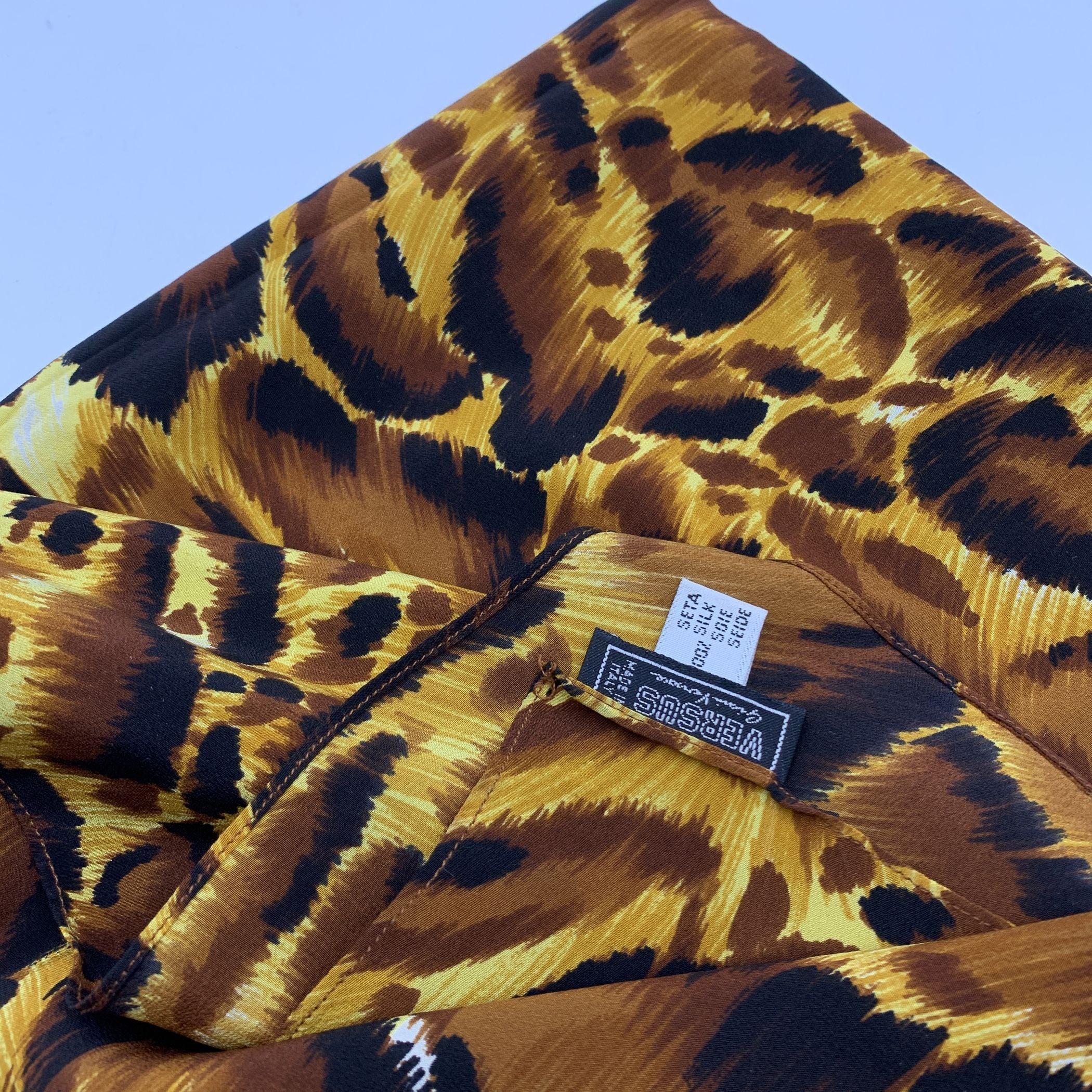 Versus Gianni Versace Vintage Silk Animalier Print Stole Shawl Scarf In Excellent Condition In Rome, Rome
