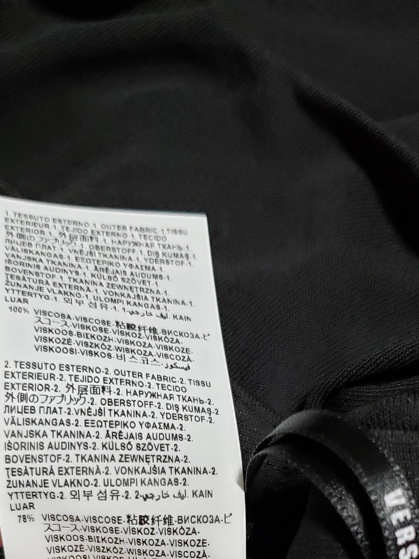 Robe noire à coupe basse 44 - 8 - VERSUS VERSACE + ANTHONY VACCARELLO  en vente 6