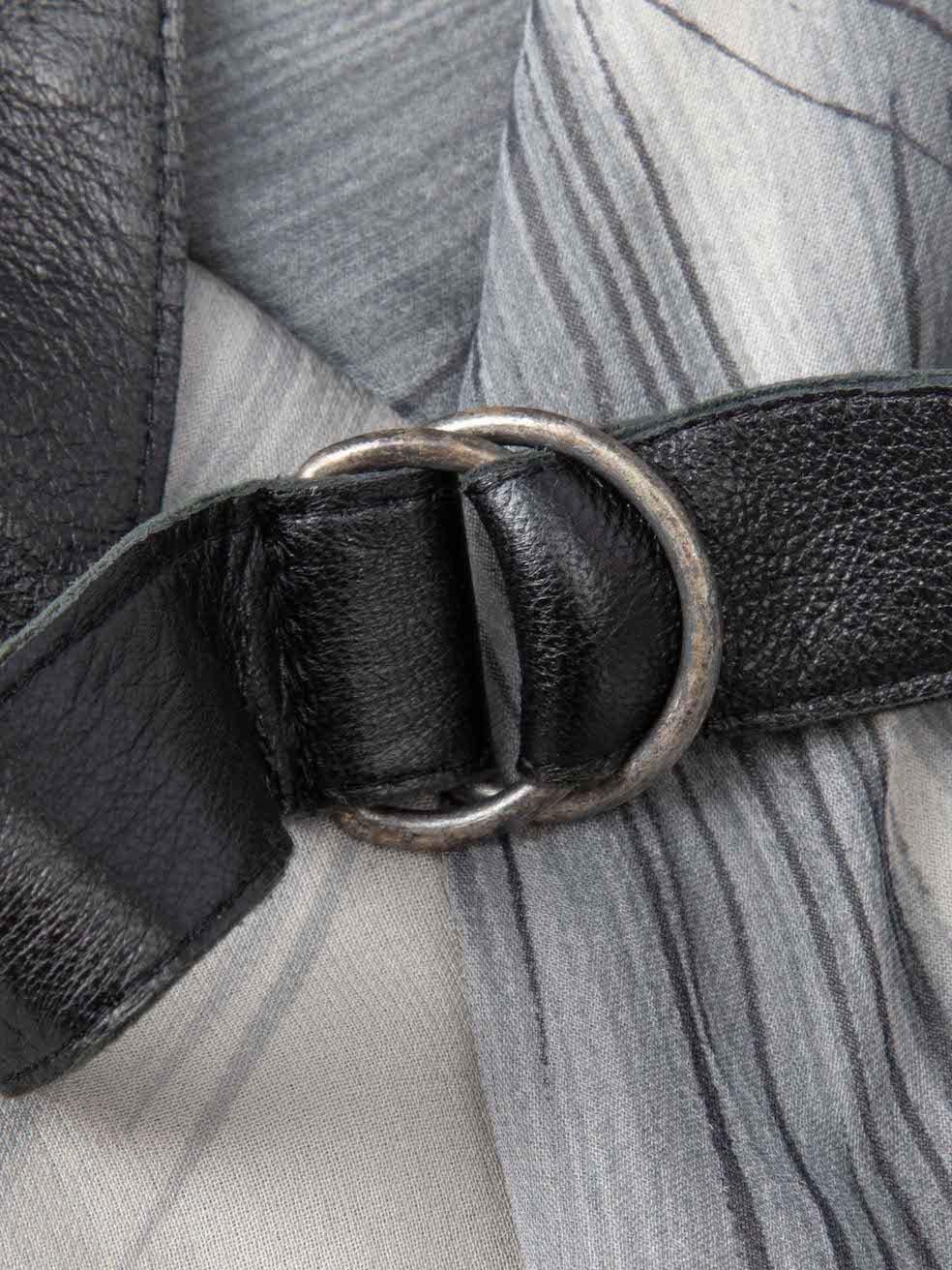 Abstraktes Maxikleid von Versus Versace aus grauer Seide, Größe M Damen