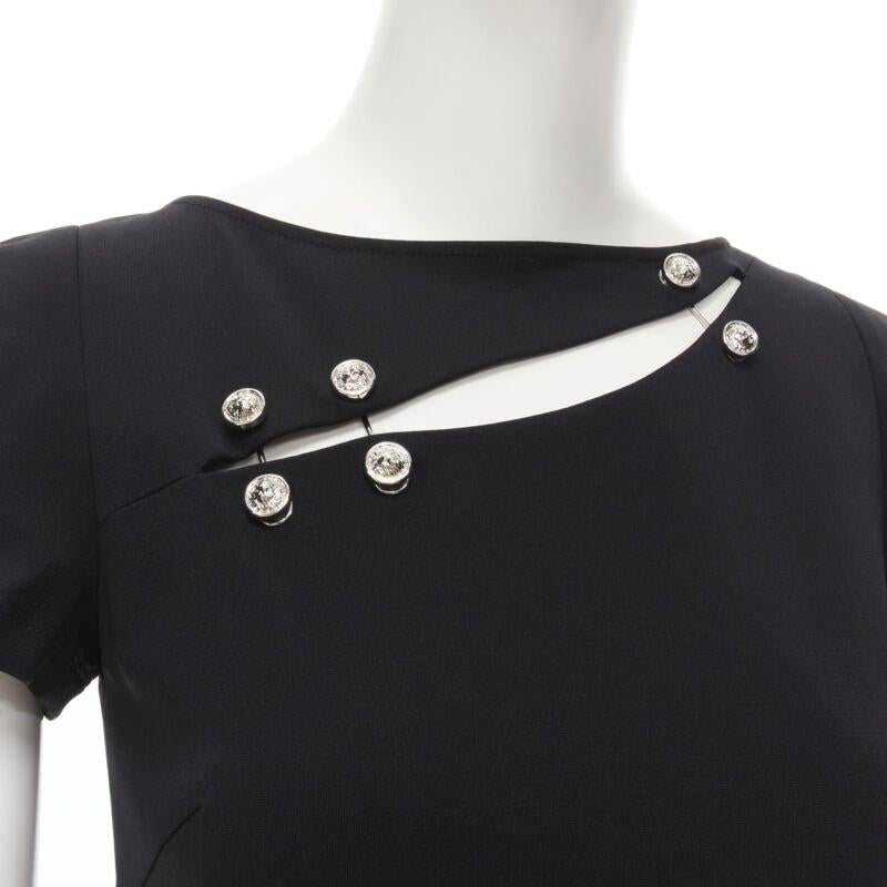 VERSUS VERSACE Lionhead punk safety pin slash slit dress IT38 XS
Reference: TACW/A00030
Brand: Versus
Model: Lionhead safety pin
Collection: 2012
Material: Viscose, Blend
Color: Black, Silver
Pattern: Solid
Closure: Zip
Extra Details: Silver-tone