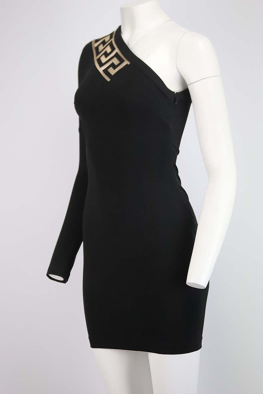 Dieses Minikleid von Versus Versace ist aus Stretch-Crêpe gefertigt und mit nudefarbenen Netzeinsätzen versehen. Es hat eine einärmelige Silhouette und fällt in einer schmeichelhaften Länge. Schwarzes Viskose-Gemisch. Verdeckter Reißverschluss an
