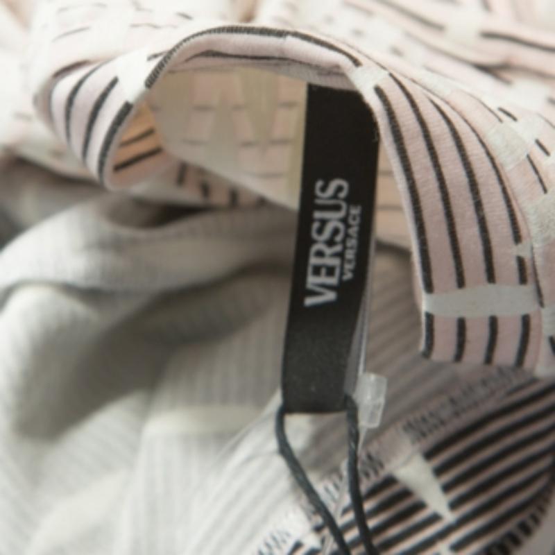 Versus Versace Pale Pink Printed Cut Out Back Detail T-Shirt L in vendita 1