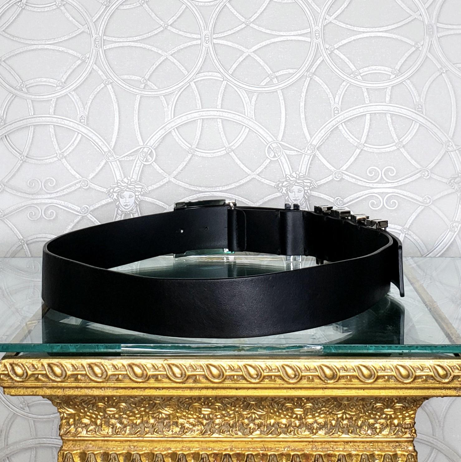  VERSUS+VACCARELLO BLACK LEATHER BELT w/SILVER-TONE LION HARDWARE 80/32; 90/36 In New Condition For Sale In Montgomery, TX