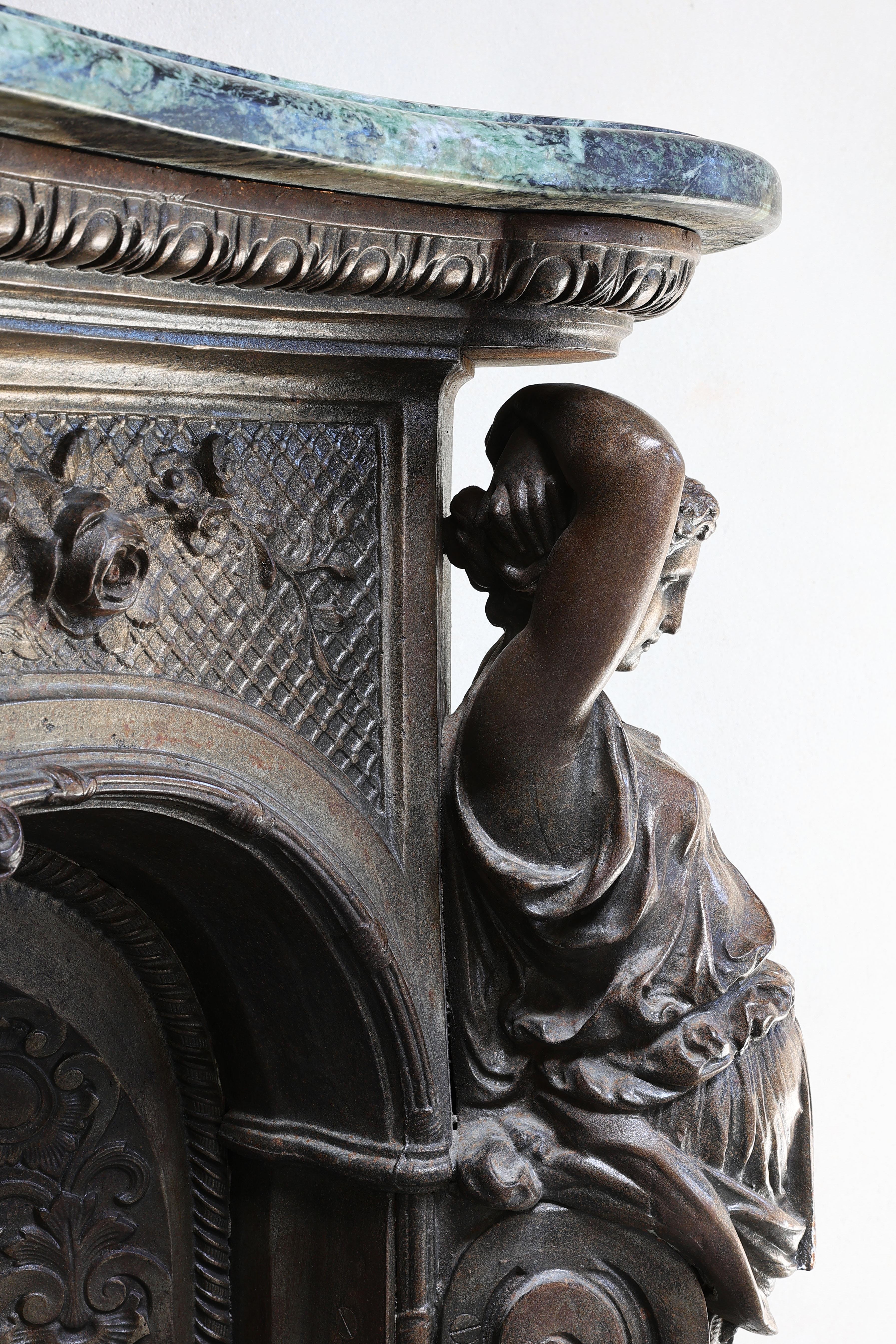 Étagère de cheminée en fonte patinée bronze du 19ème siècle et en marbre Vert de Grece en vente 3