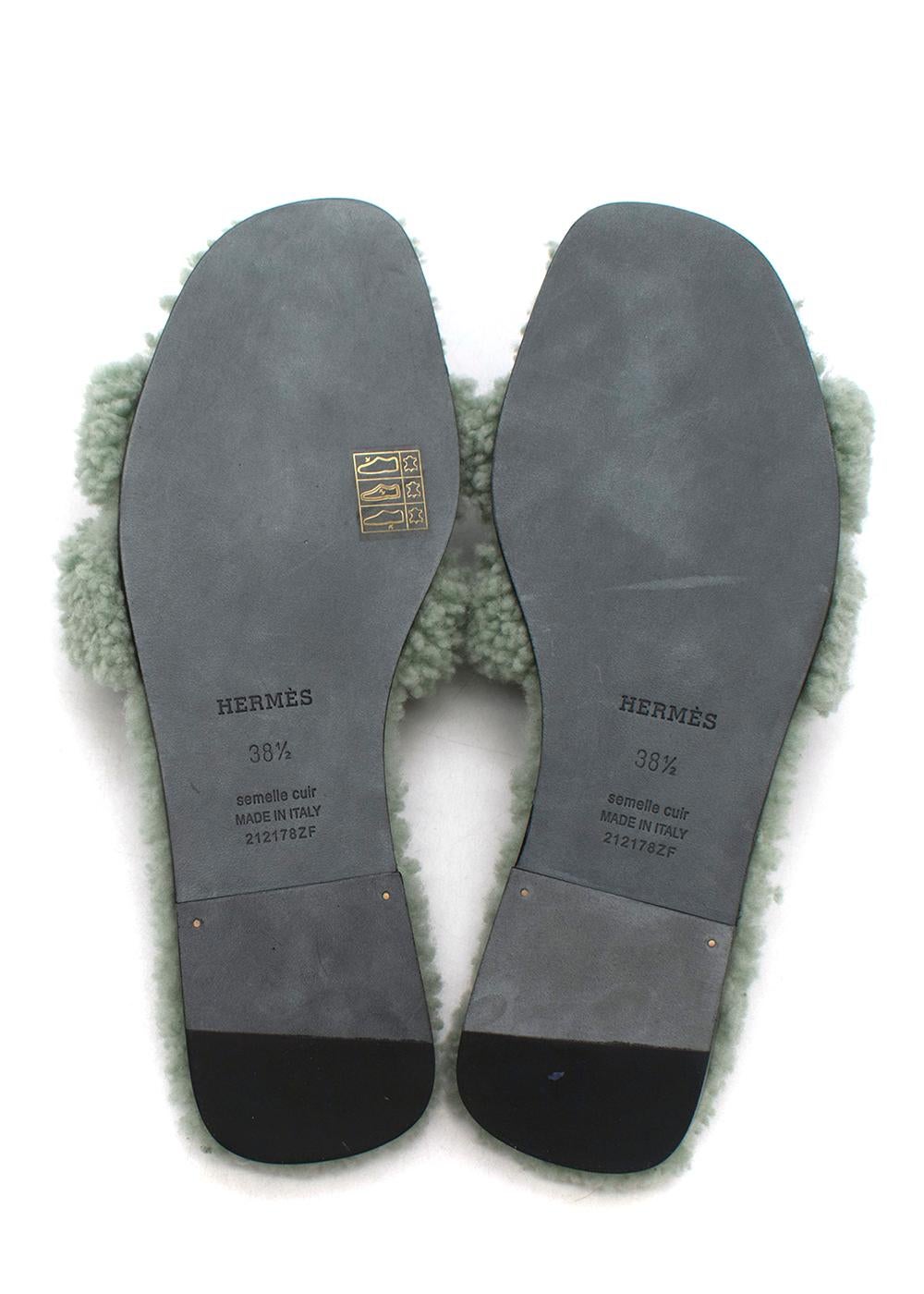 Women's Hermes Vert D'eau Woolskin Oran Sandals- EU 38.5 For Sale