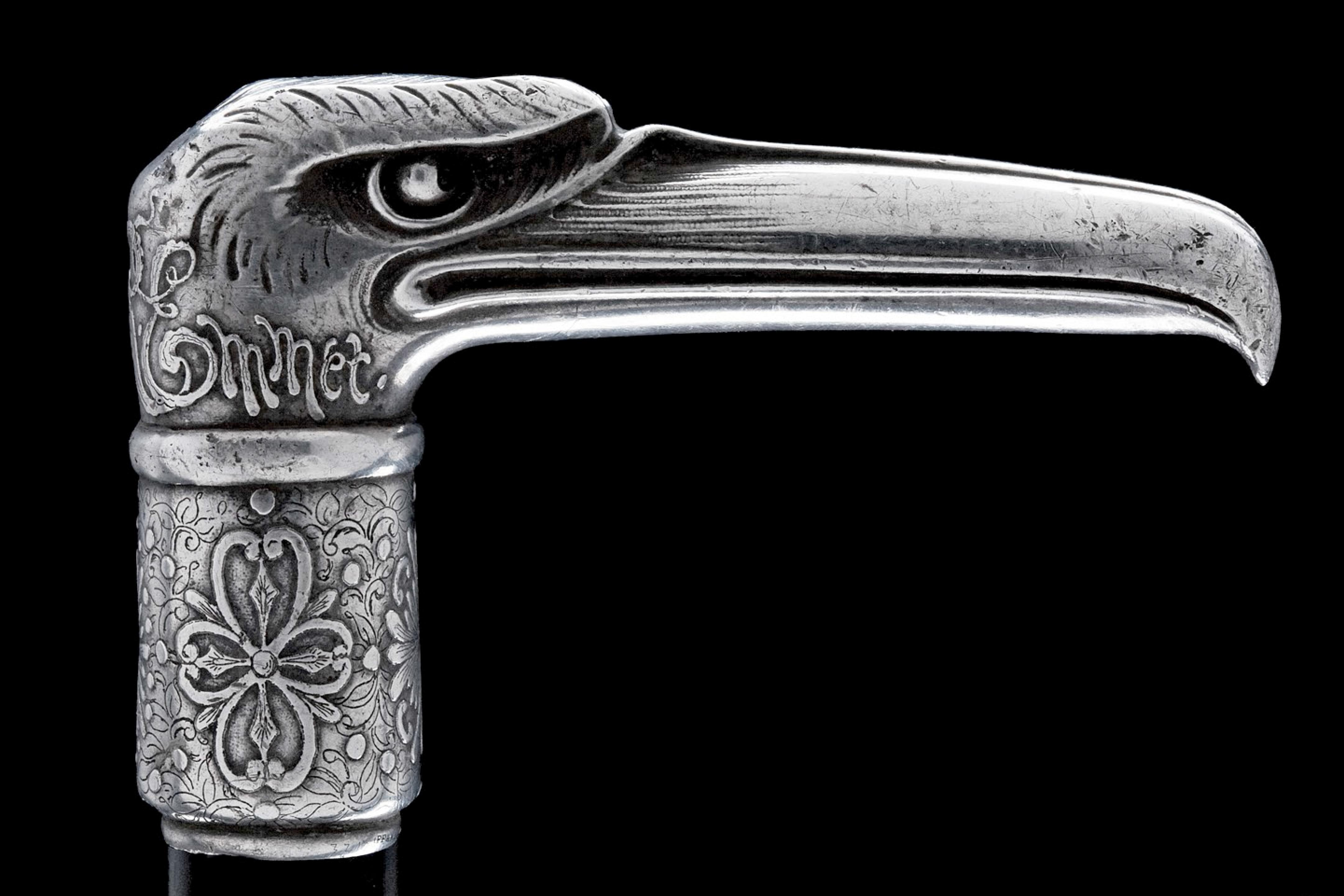 ARTE VERTICAL-La belleza perdurable de los bastones y bastones antiguos. en venta 5