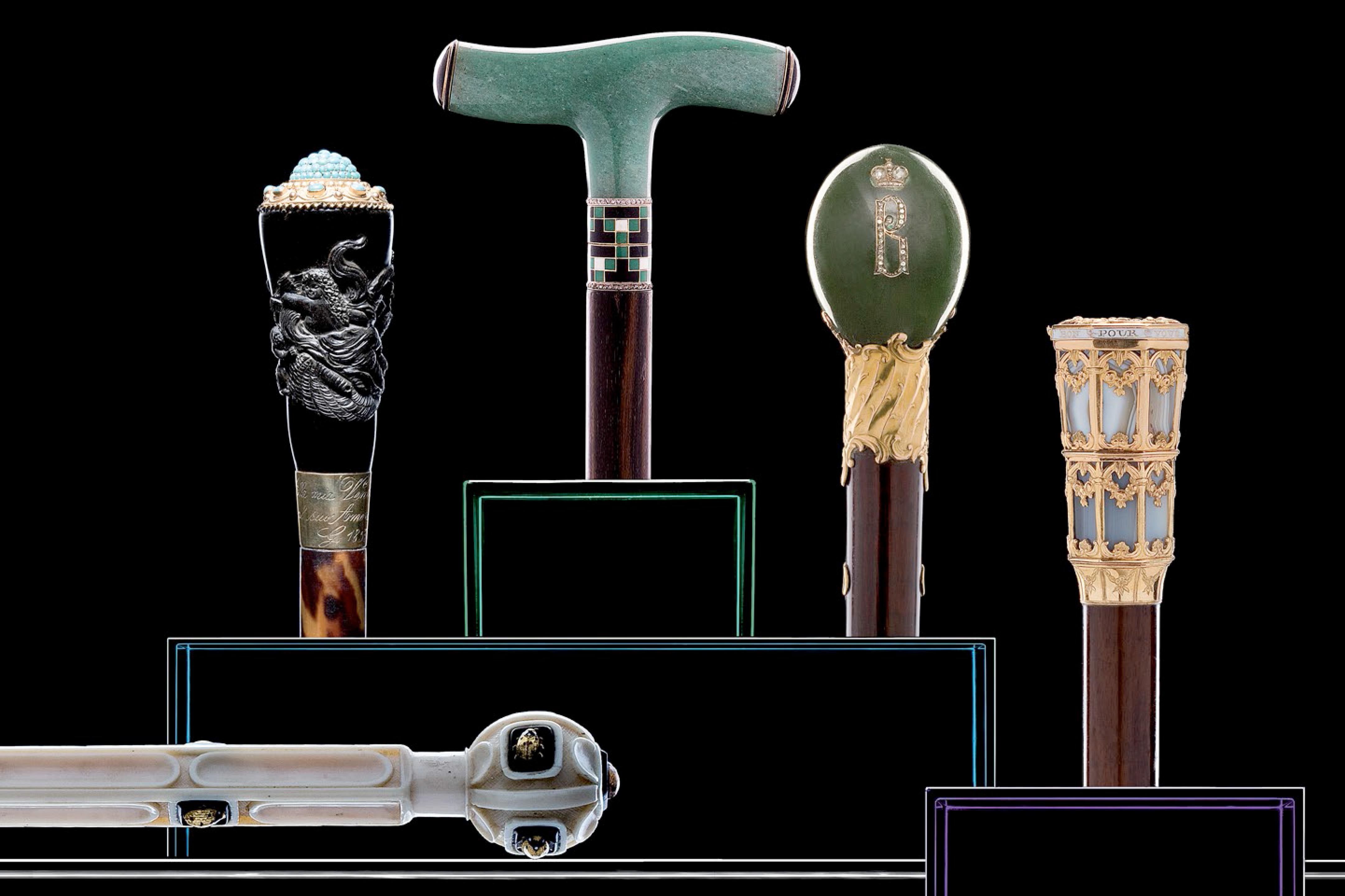 ARTE VERTICAL-La belleza perdurable de los bastones y bastones antiguos. en Nuevo estado para la venta en Milan, IT