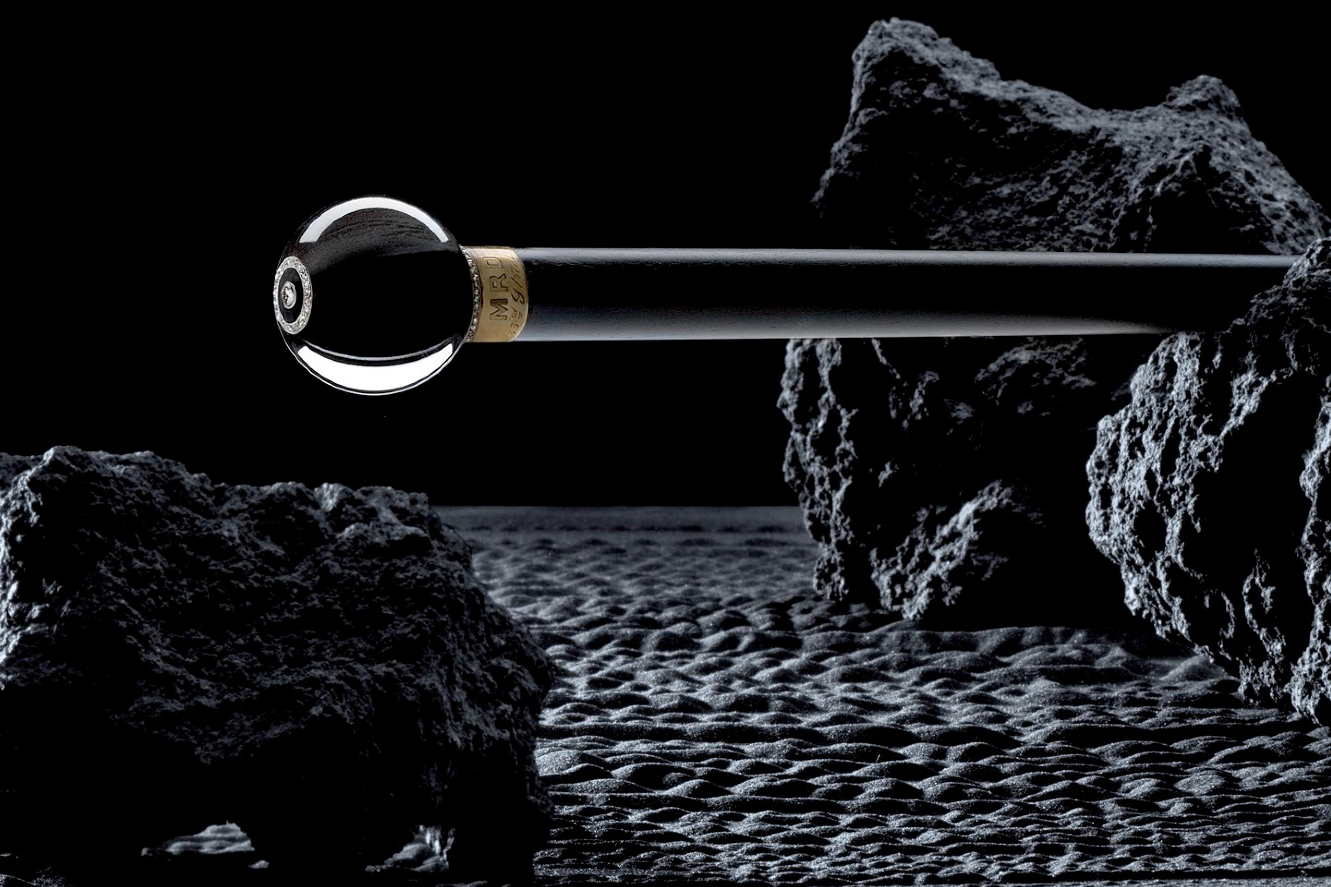 ARTE VERTICAL-La belleza perdurable de los bastones y bastones antiguos. en venta 1