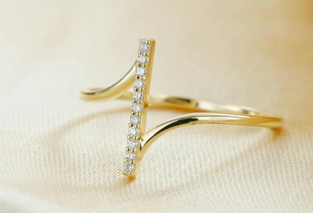 Art déco Bague de diamant à barre verticale Bague de diamant de promesse d'anniversaire en or massif 14k. en vente