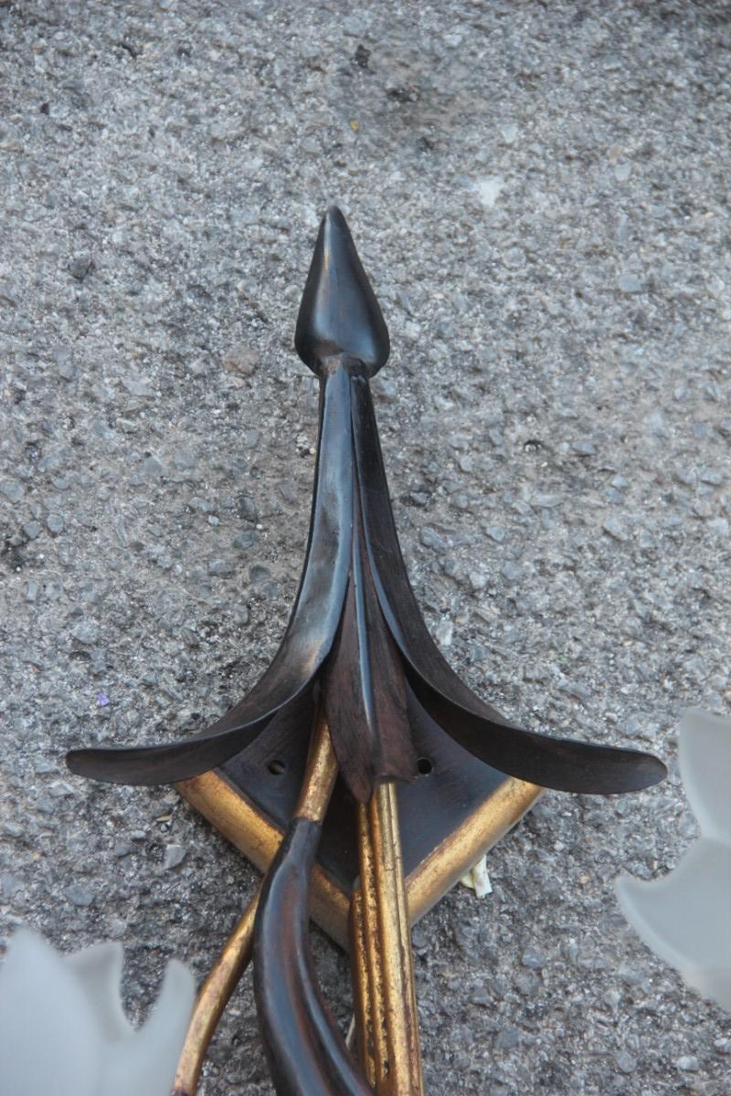 Grande applique verticale moderne en forme de floreal en métal forgé et verre, fabriquée à la main en Italie, or en vente 4