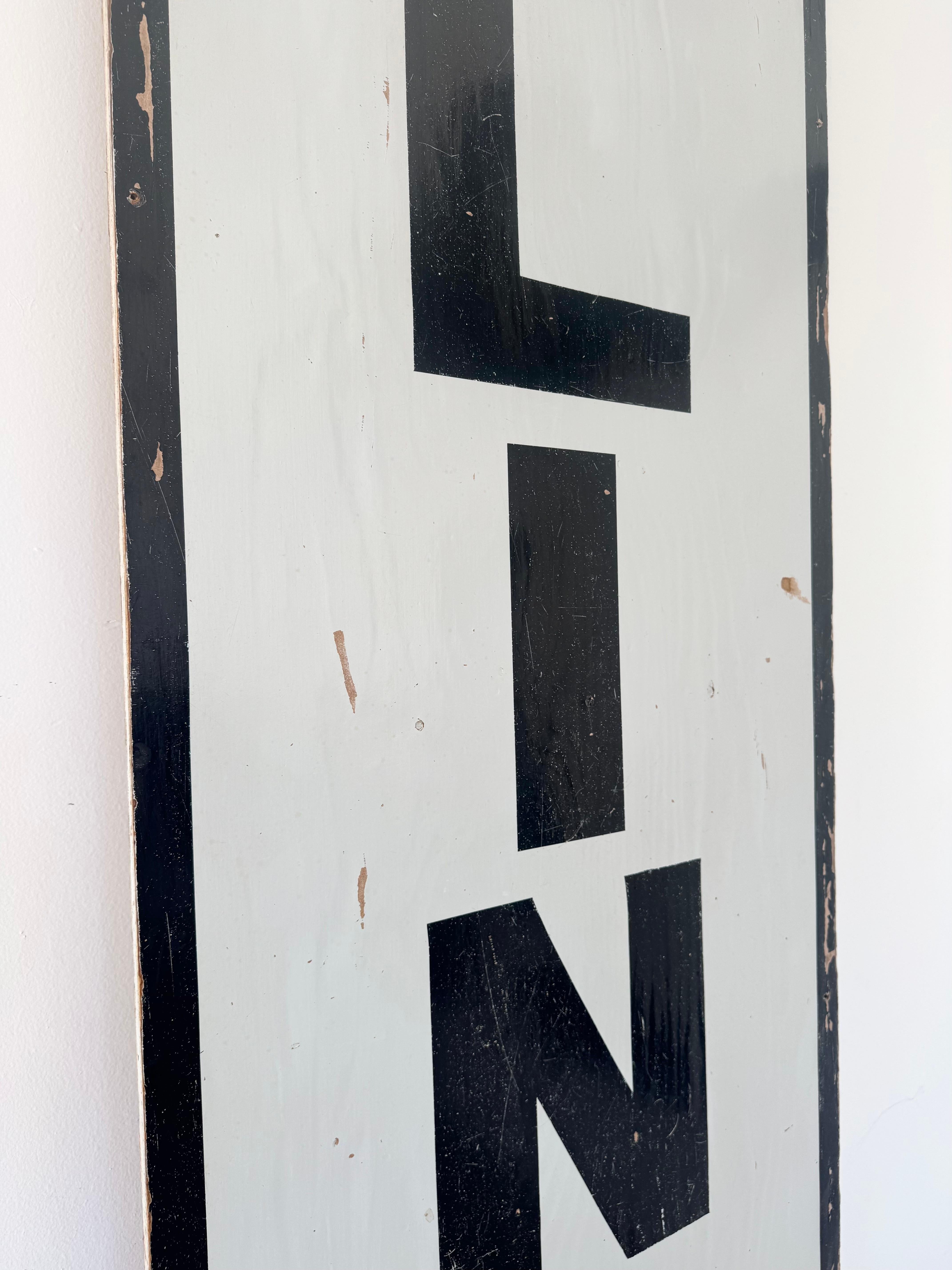 XXI secolo e contemporaneo Insegna per tende verticali, anni 2000 USA in vendita