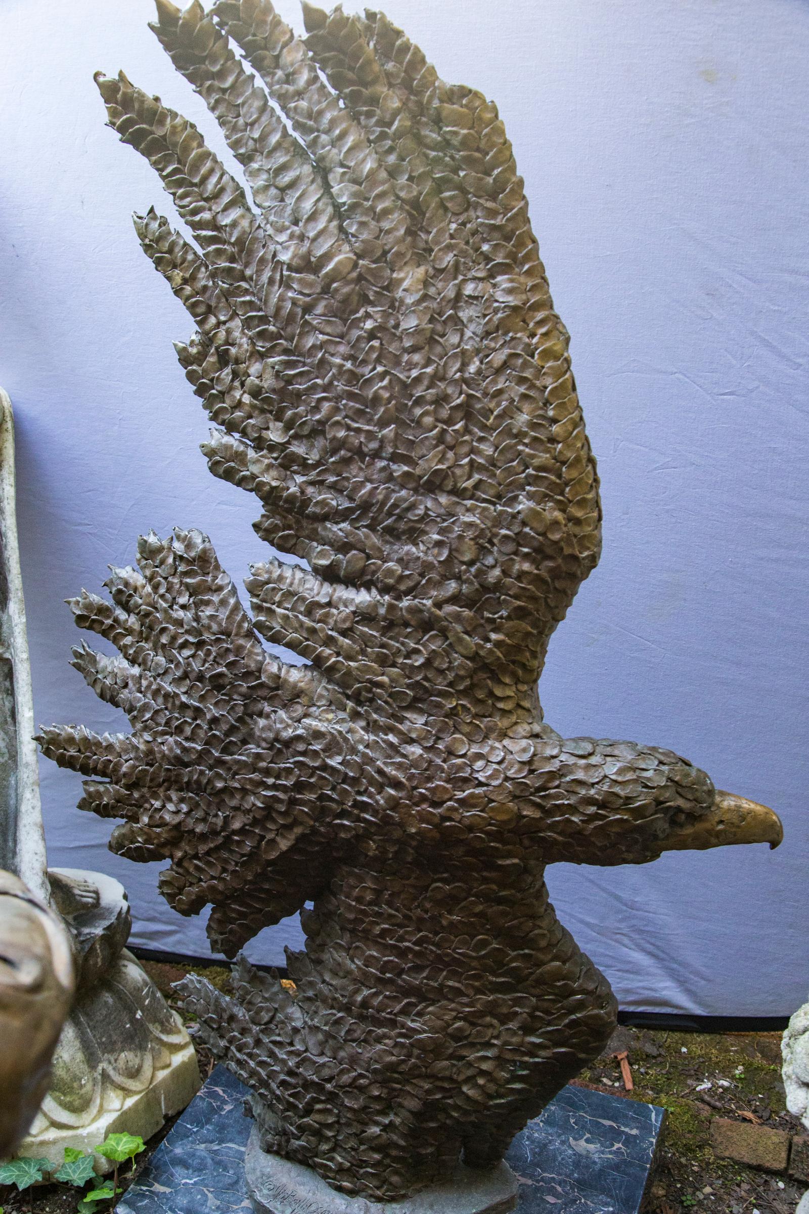Vertical Bronze of an Eagle For Sale 3