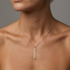 Collier pendentif Mommy vertical en or jaune 14 carats