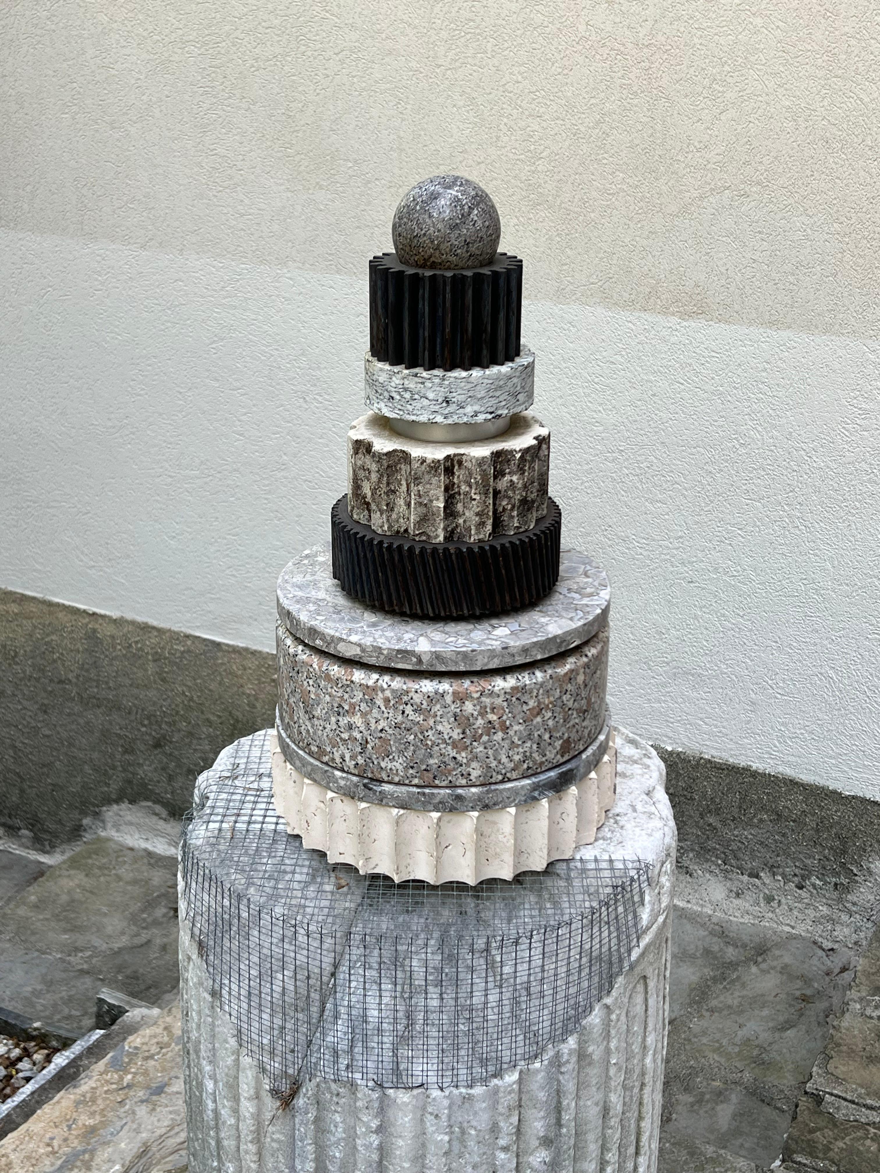 XXI secolo e contemporaneo vertical Sculpture in Stone and Metal, Spinzi totem in vendita