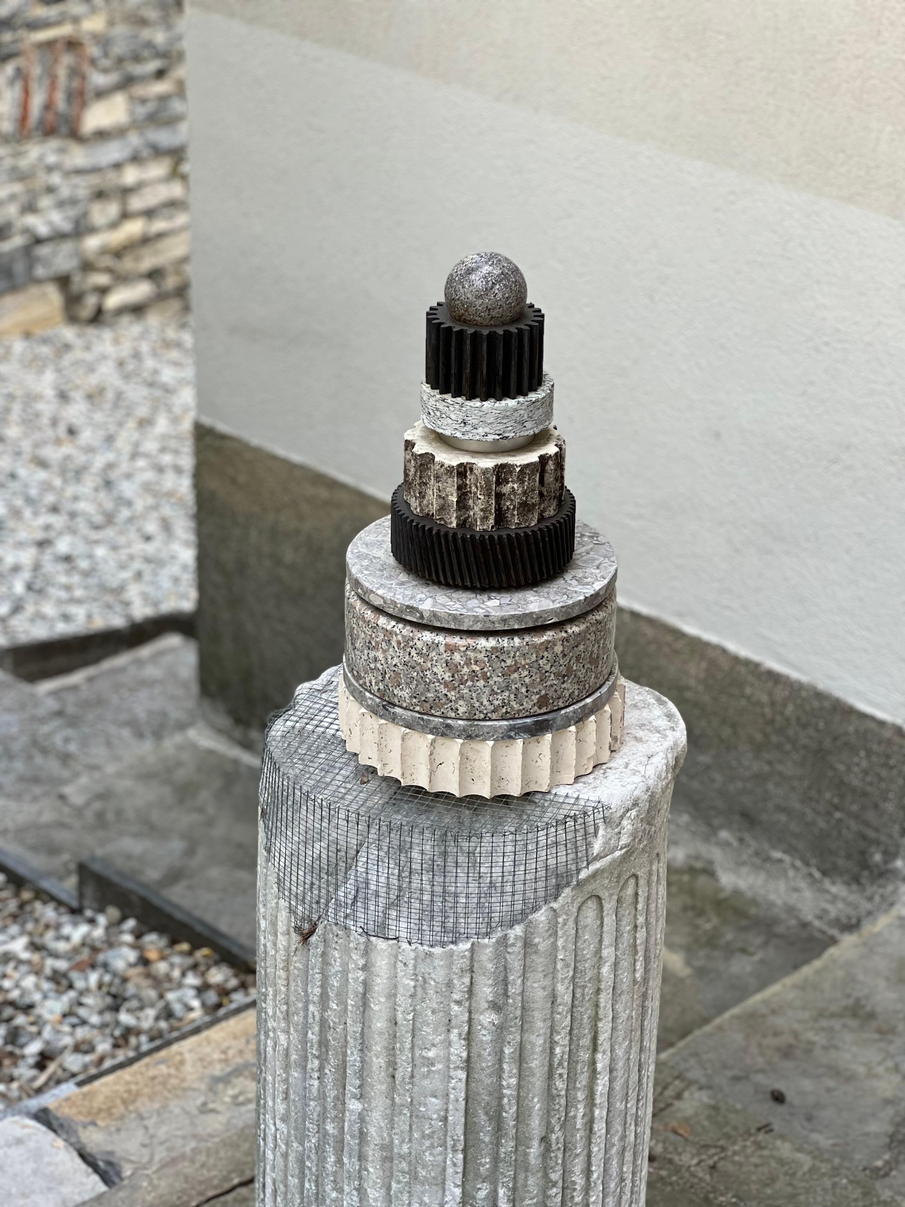 Metallo vertical Sculpture in Stone and Metal, Spinzi totem in vendita