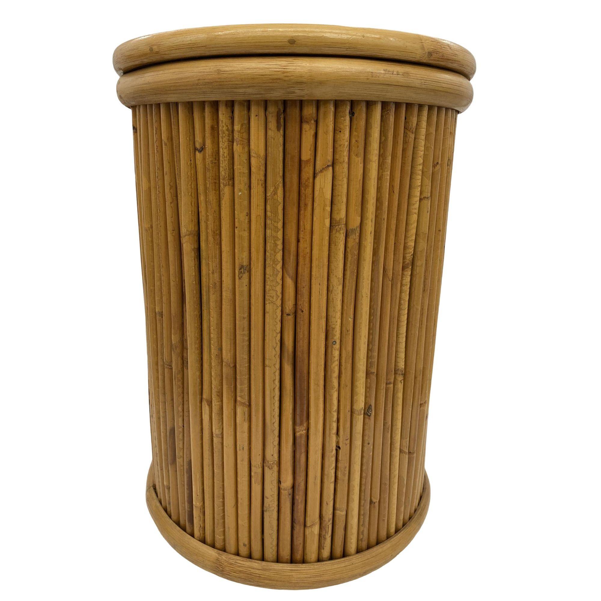 Vertically Stack Rattan Round Pedestal In Excellent Condition For Sale In Van Nuys, CA