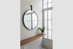 "Vértice” shelf style sideboard with key ring, in natural wood