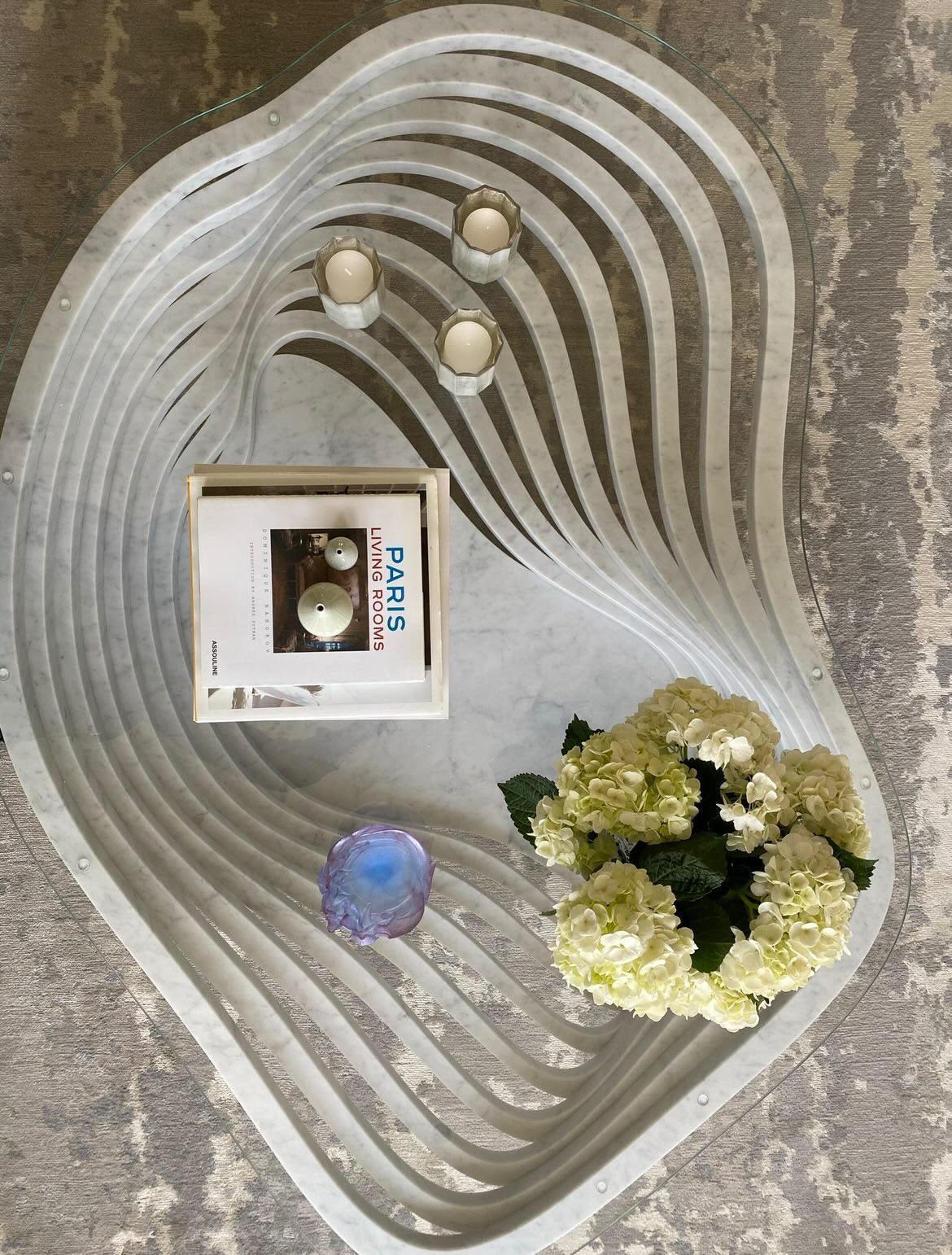 Vertigo Couchtisch aus Marmor und extra-klarem Glas von Barberini & Gunnell (Sonstiges) im Angebot