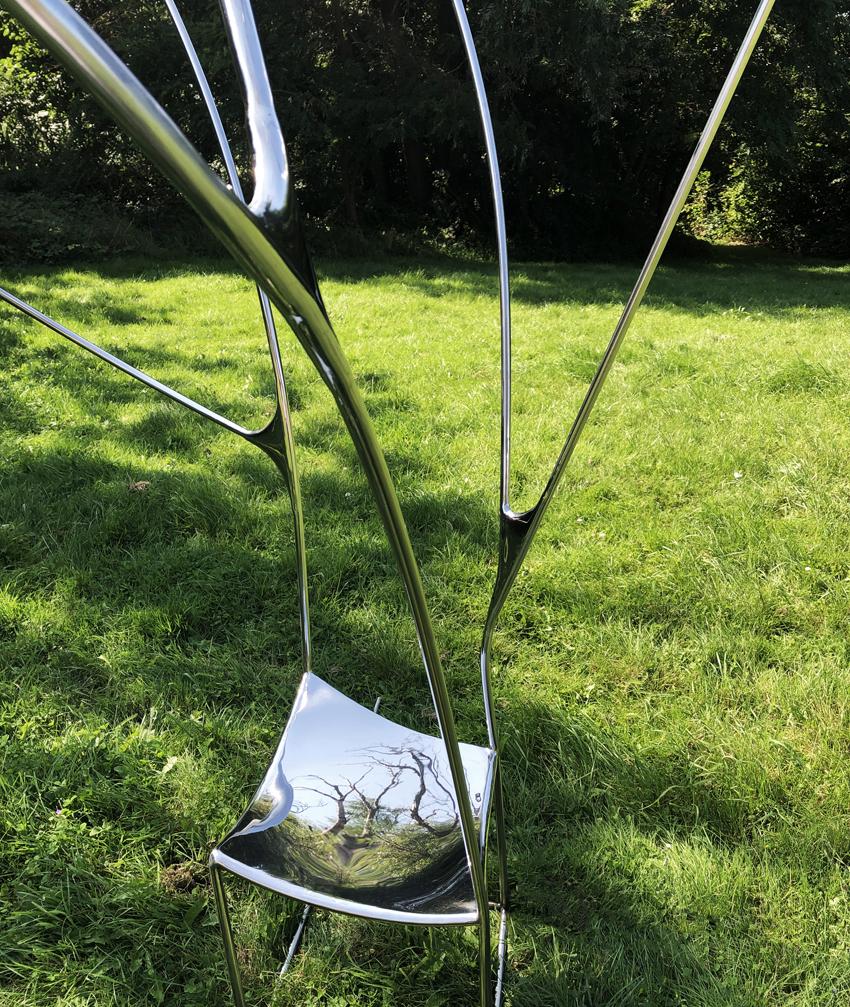 Belga Sedia scultorea Vertigo II di Pol Quadens in vendita