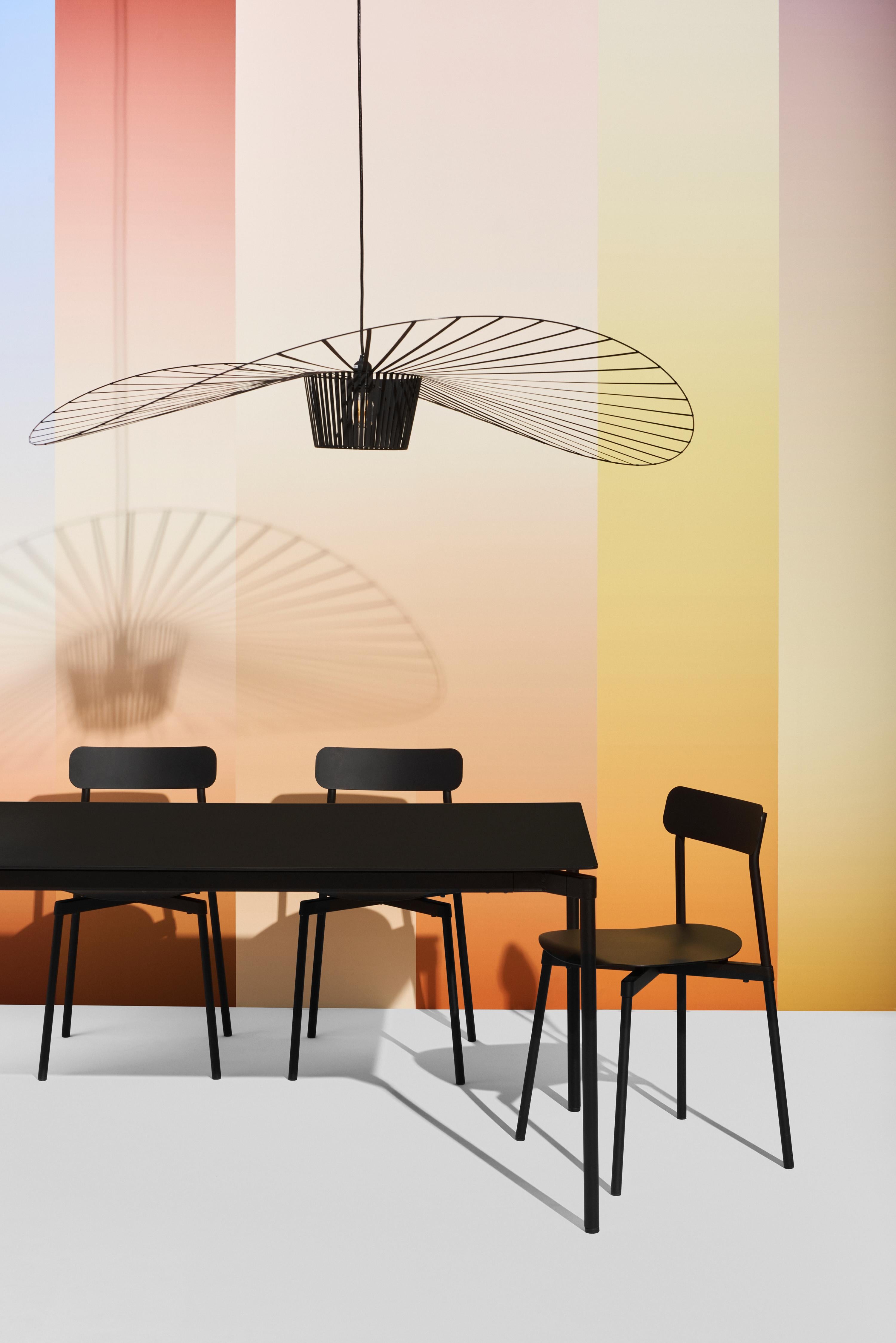 The Vertigo pendant light is an icon of Petite Friture. Created by the designer Constance Guisset it aroused the enthusiasm of design professionals. Recognized very early by Rossana Orlandi, this large design chandelier has incorporated an anthology
