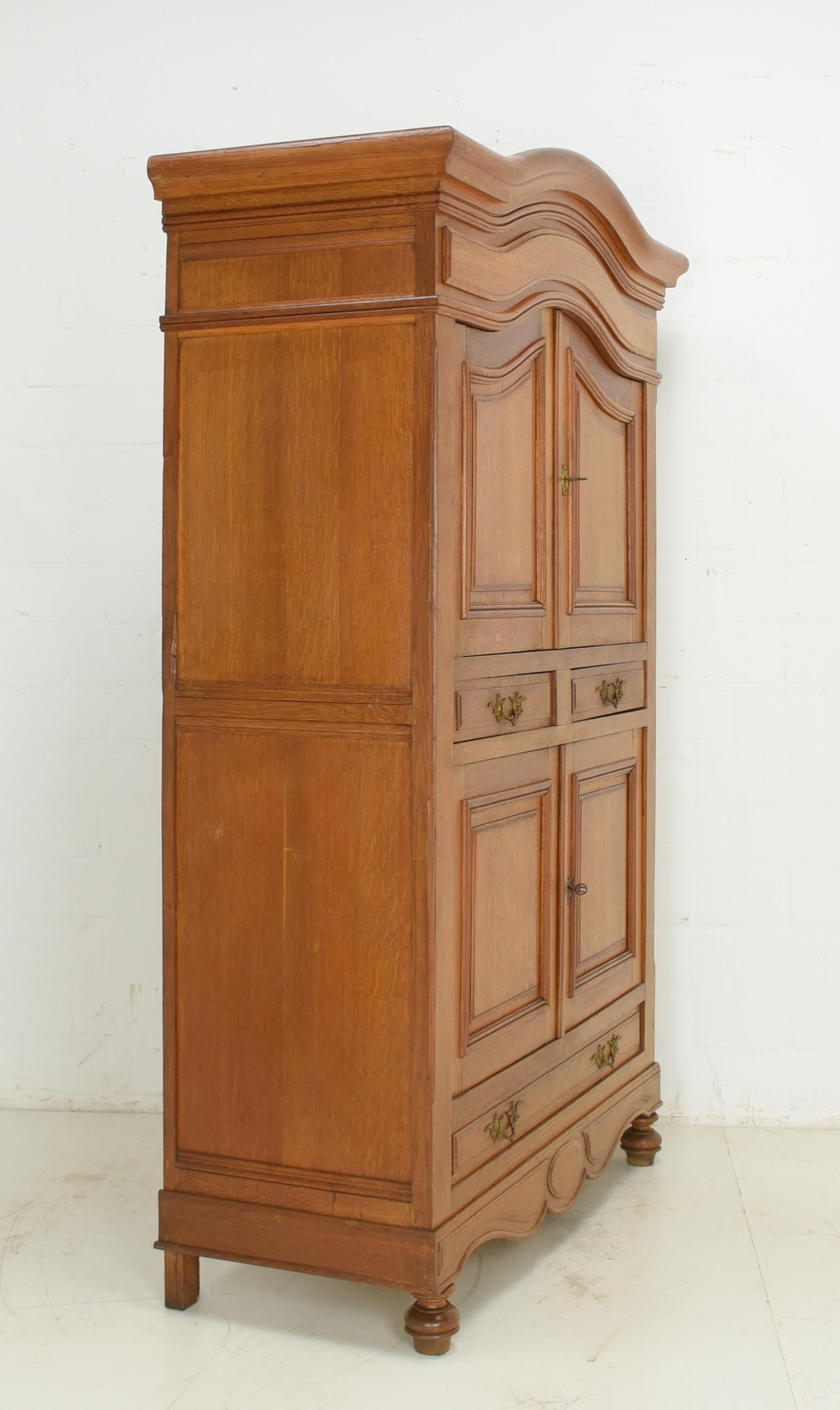 Vertiko Tall Chest of Drawers / Cupboard in Solid Oak, 1880 For Sale 6