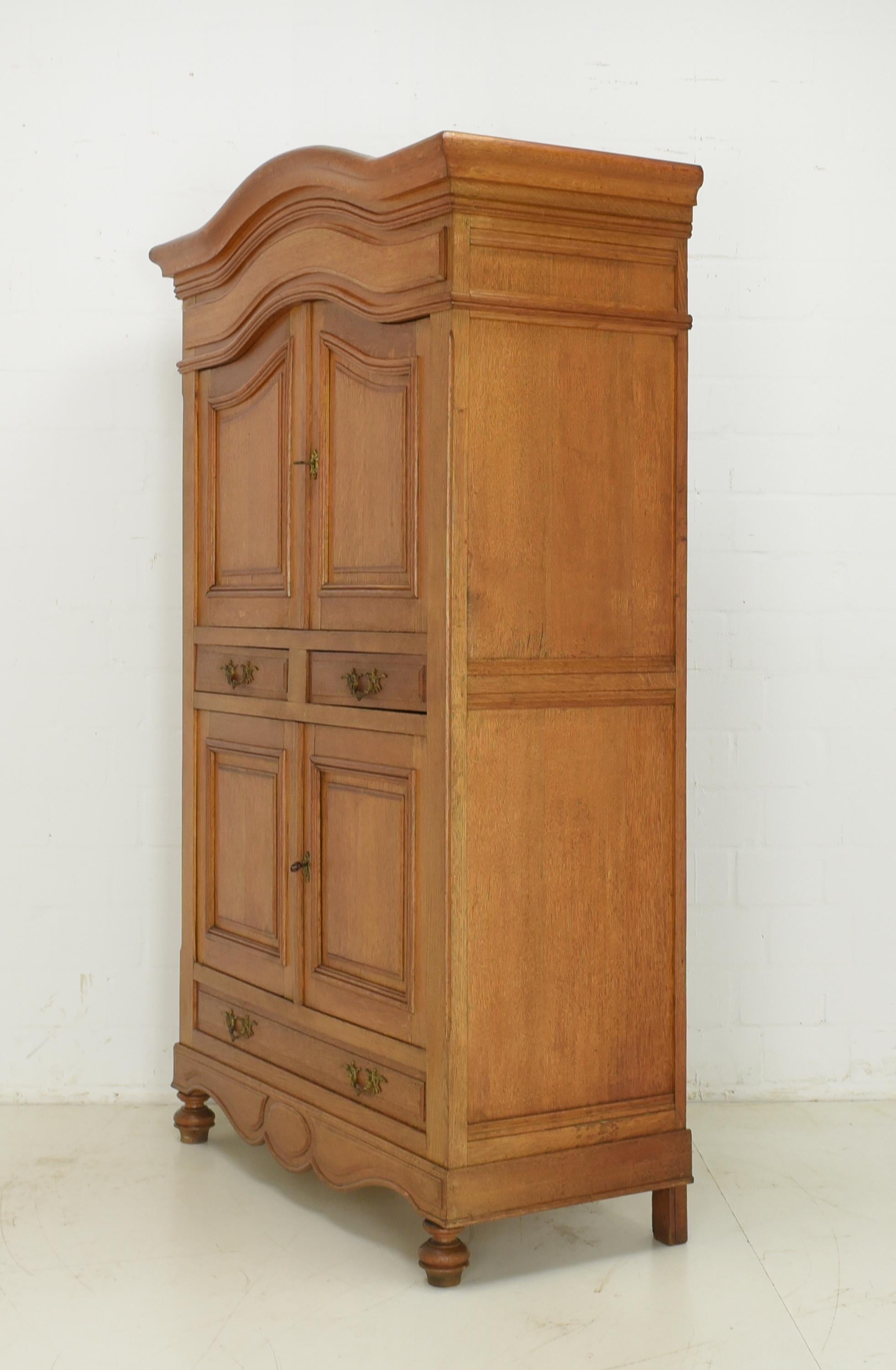 Vertiko Tall Chest of Drawers / Cupboard in Solid Oak, 1880 For Sale 7