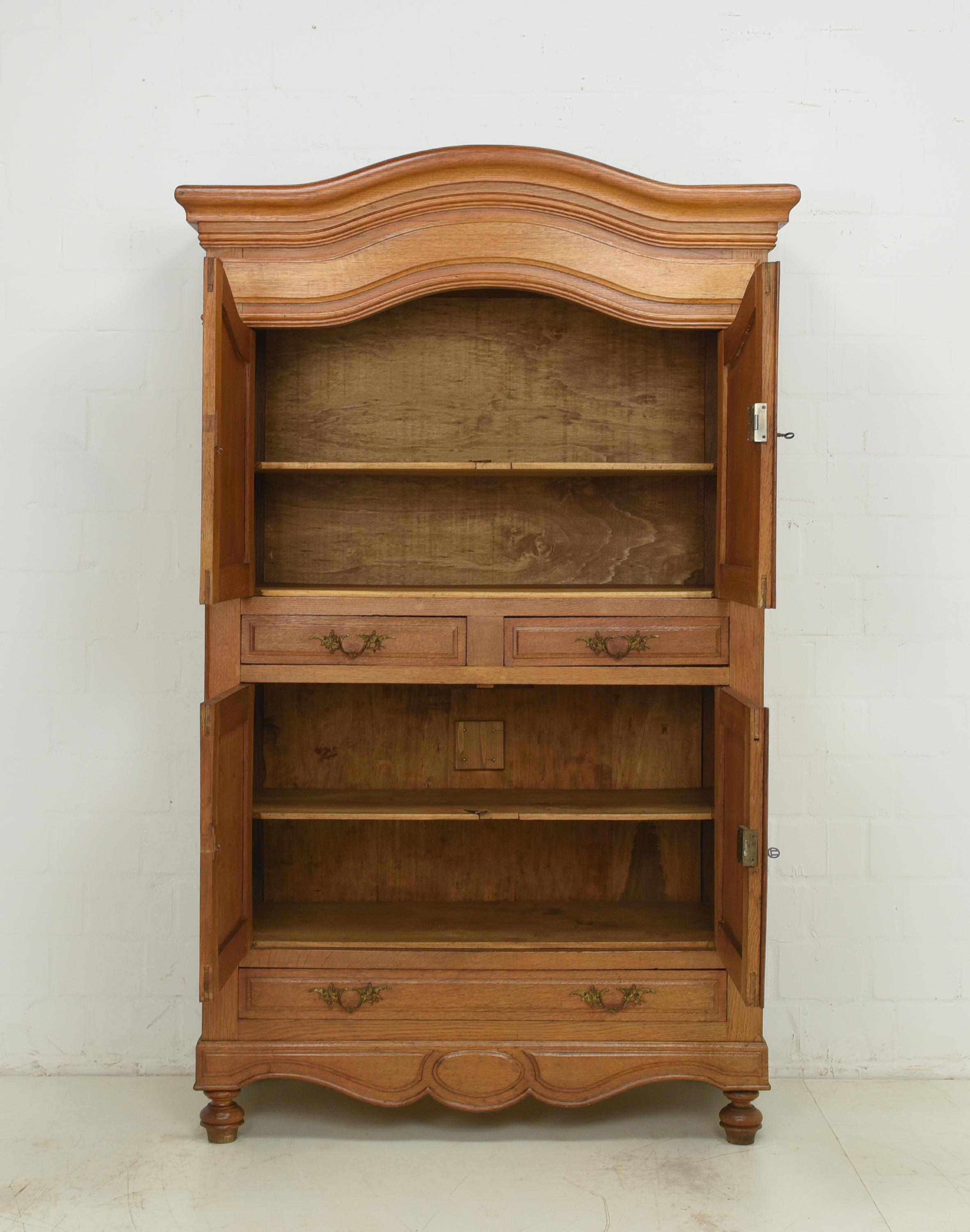 Vertiko Tall Chest of Drawers / Cupboard in Solid Oak, 1880 In Good Condition For Sale In Lüdinghausen, DE