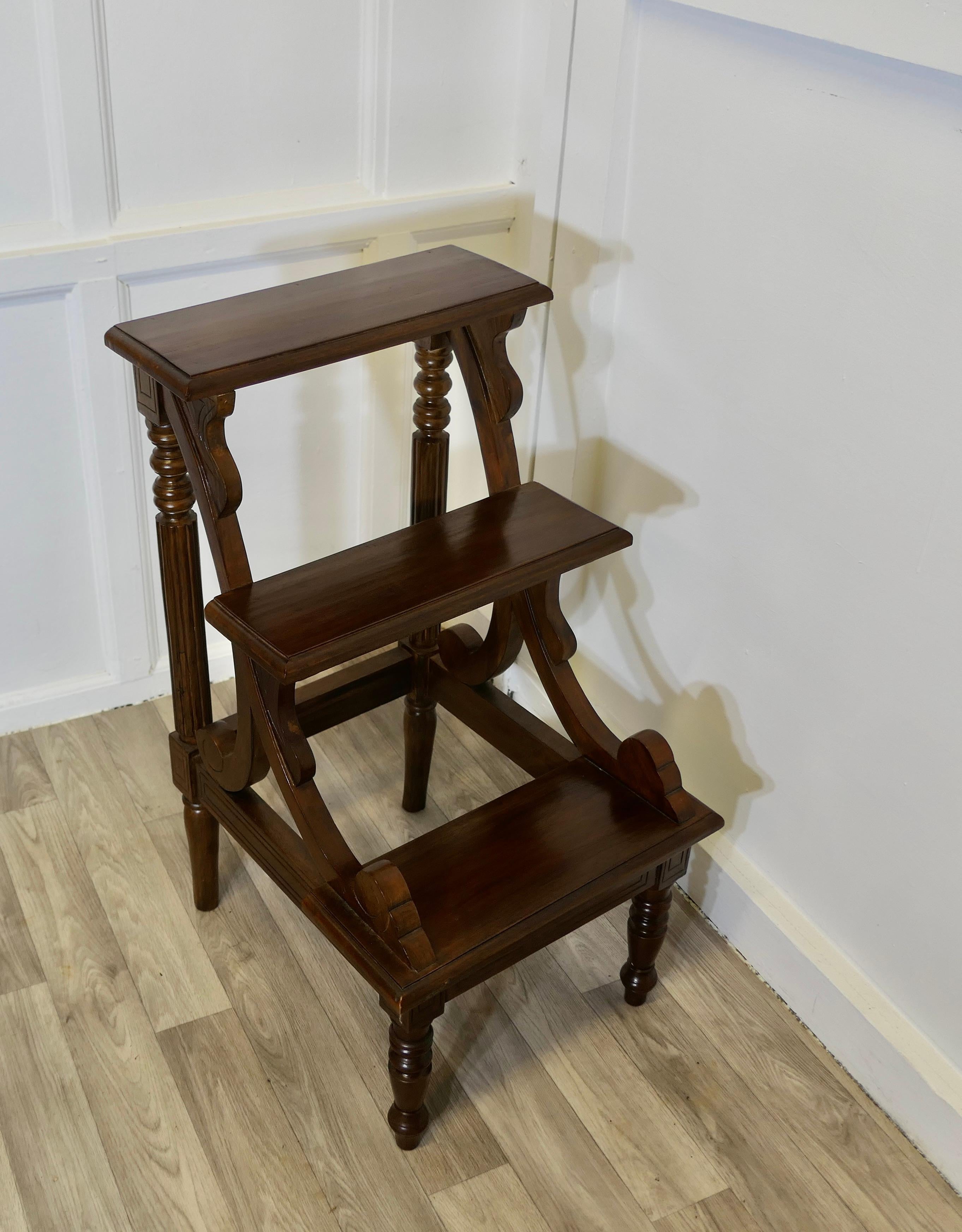 Adam Style Very Attractive Edwardian Style Library Steps   This is a sturdy solid piece