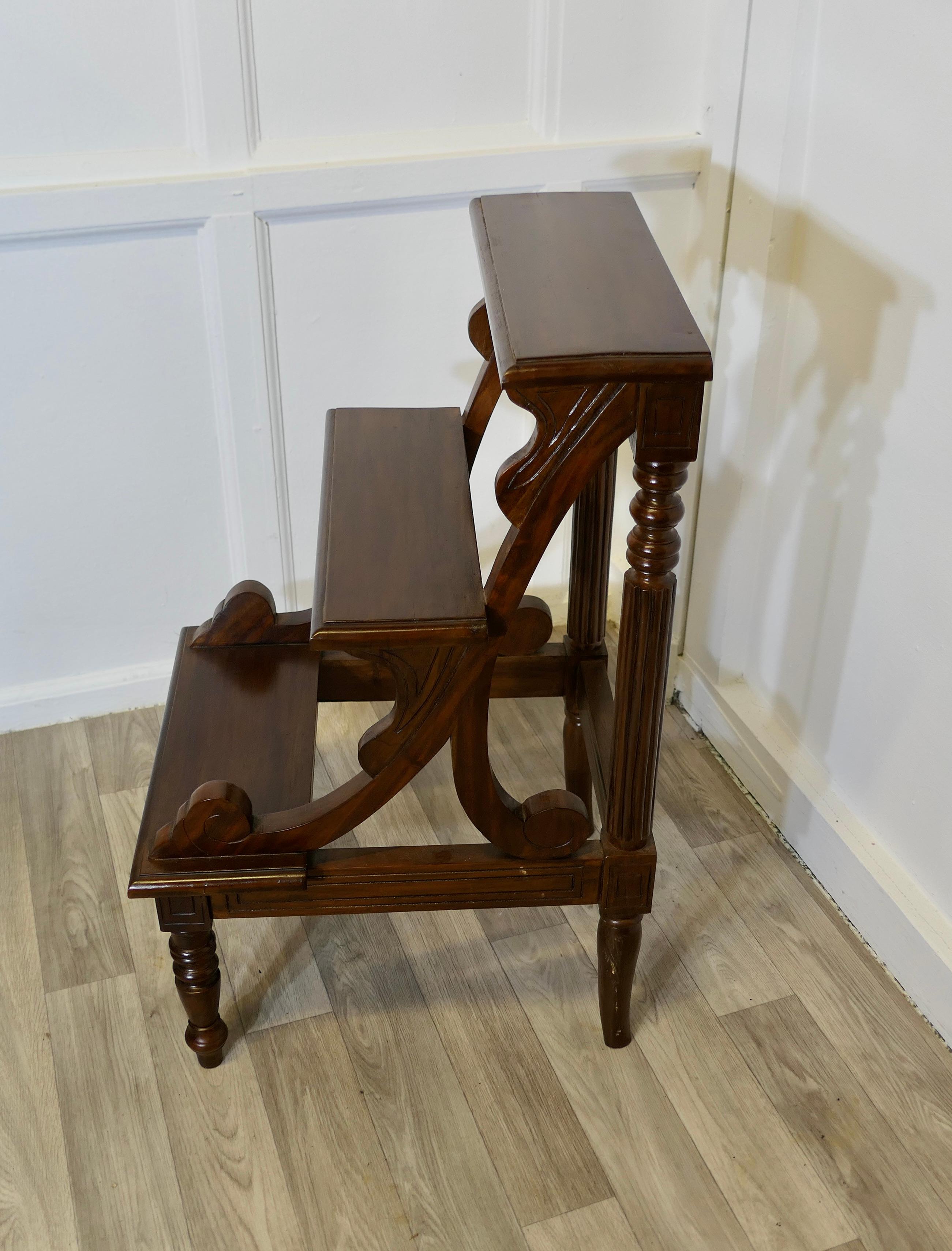 Walnut Very Attractive Edwardian Style Library Steps   This is a sturdy solid piece