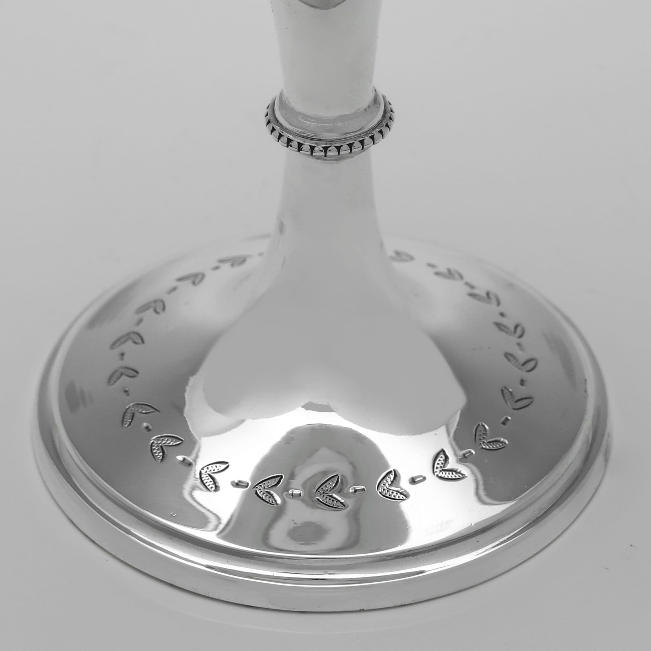 Très beau gobelet à vin victorien en argent sterling ancien, fabriqué en 1869. Bon état - En vente à London, London