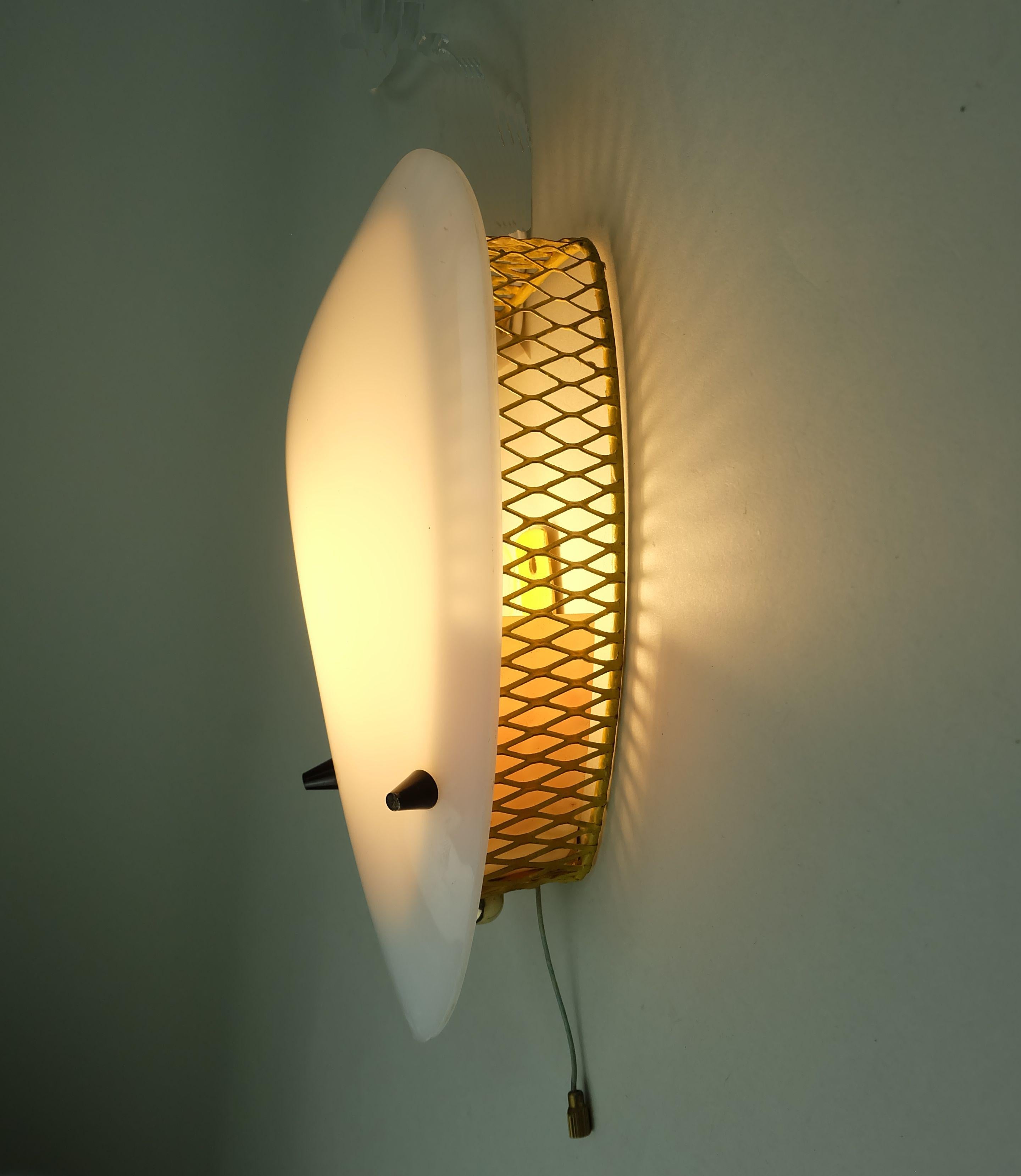 Mid-20th Century very beautiful 1950s SCONCE tele ambiance metal mesh with white acrylic shade For Sale